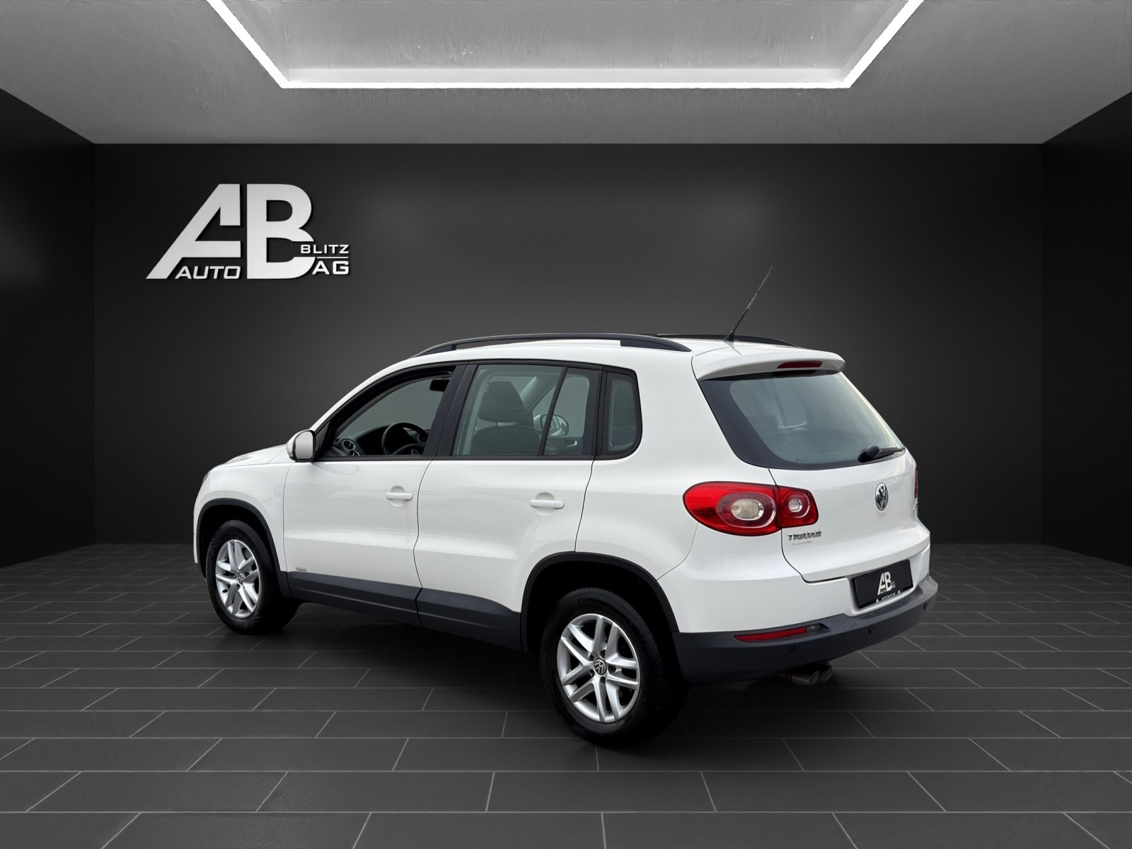 VW Tiguan 2.0 TDI 4x4 Trend&Fun mit 140 PS-image-2