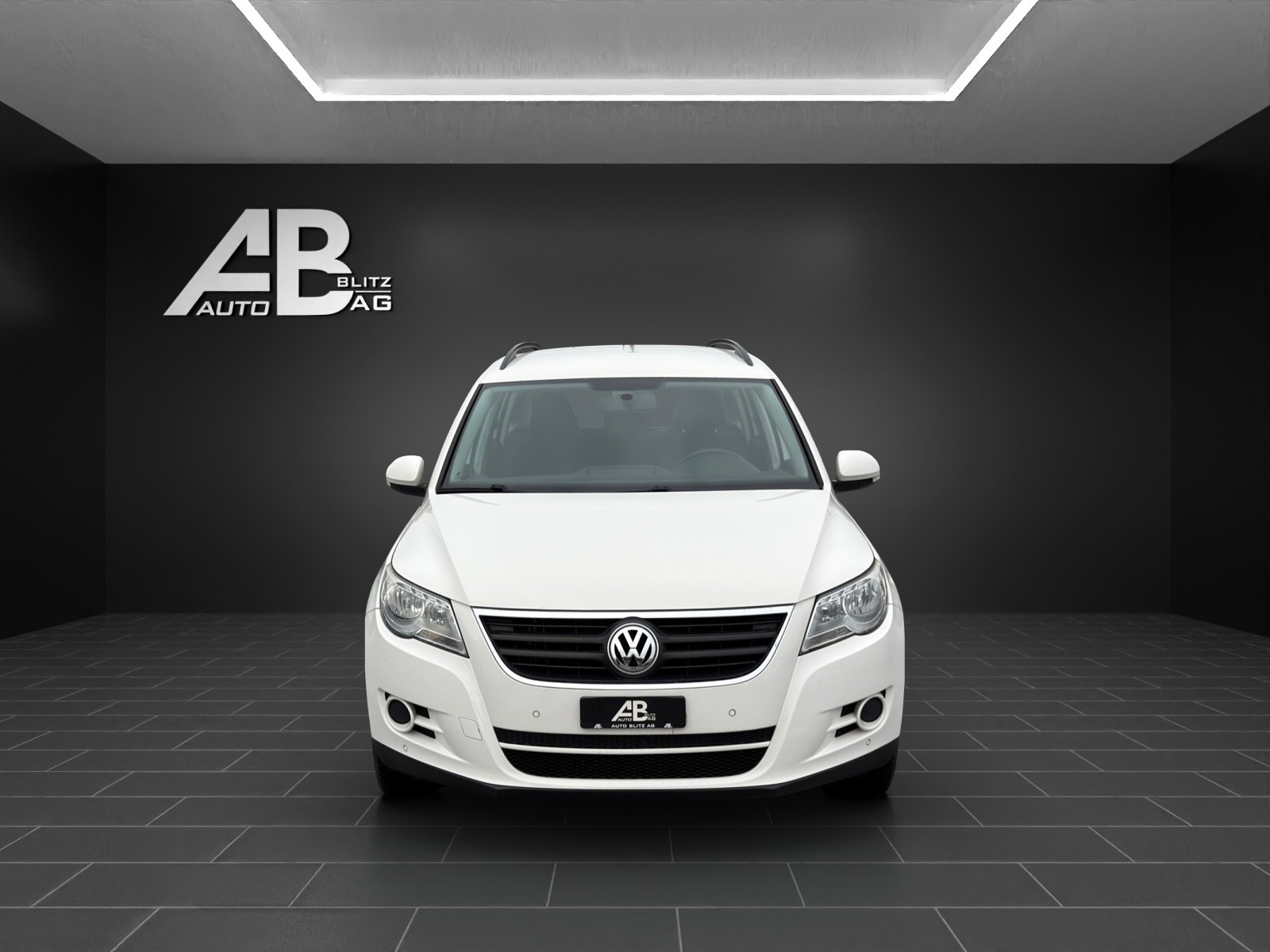 VW Tiguan 2.0 TDI 4x4 Trend&Fun mit 140 PS-image-0