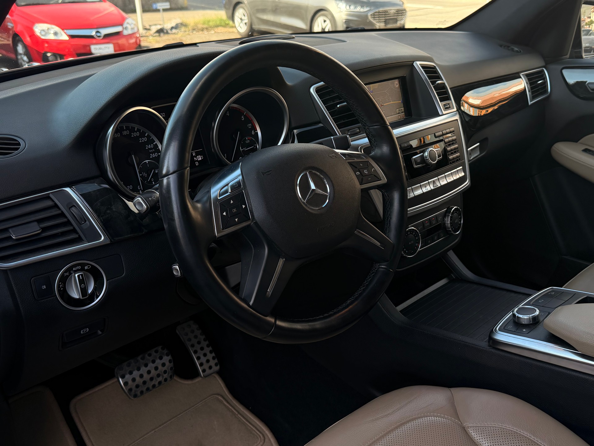 MERCEDES-BENZ ML 350 BlueTEC 4Matic 7G-Tronic-image-10