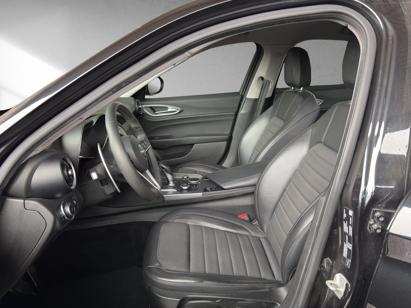 ALFA ROMEO Giulia 2.2 JTDM Super Automatic-image-5