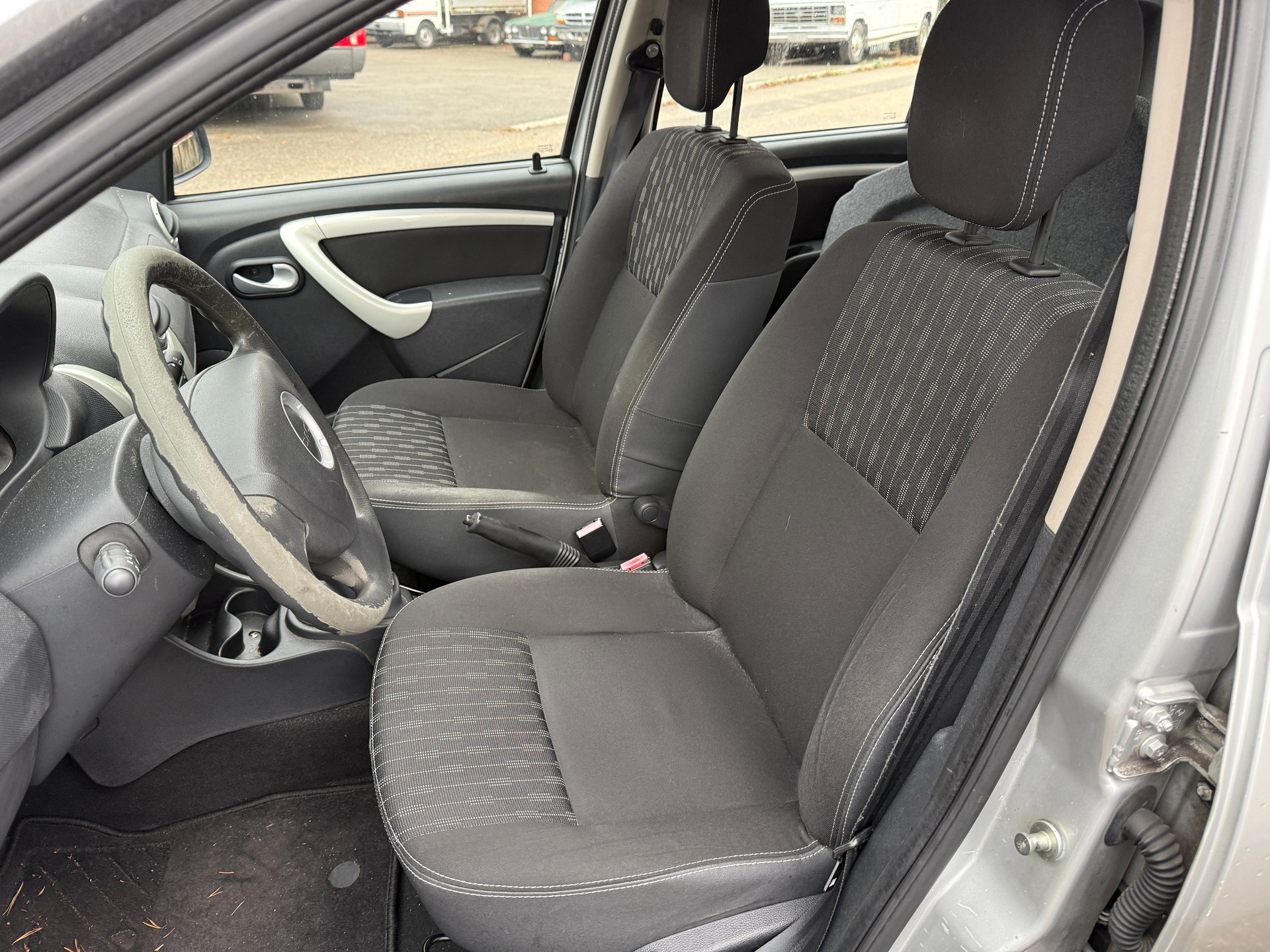 DACIA Sandero 1.6 Ambiance-image-6