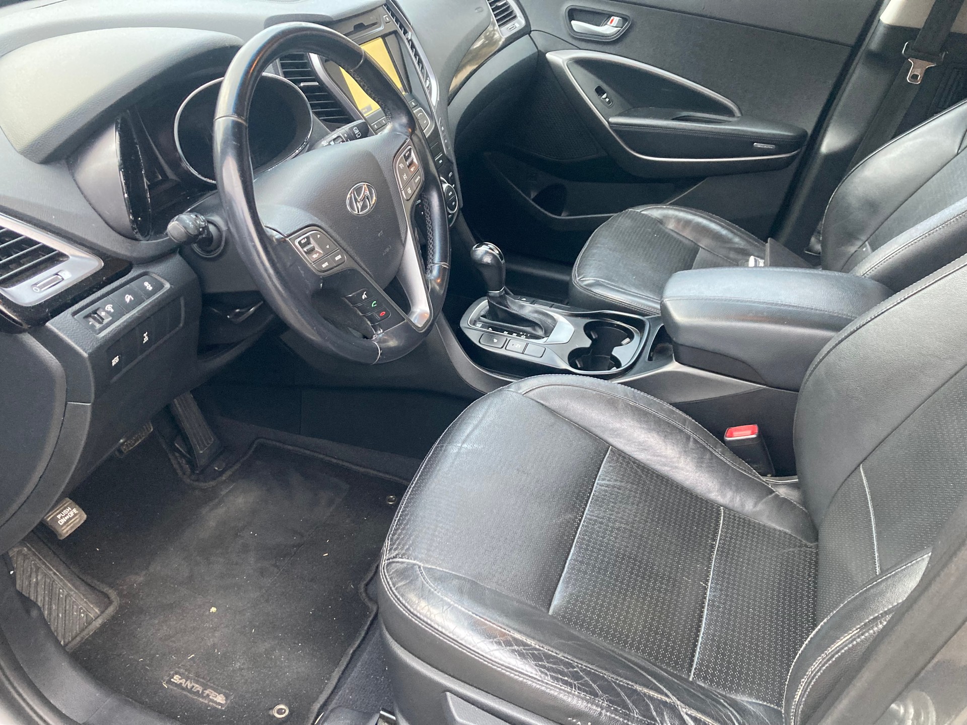 HYUNDAI Santa Fe 2.2 CRDI Premium 4WD Automatic-image-4