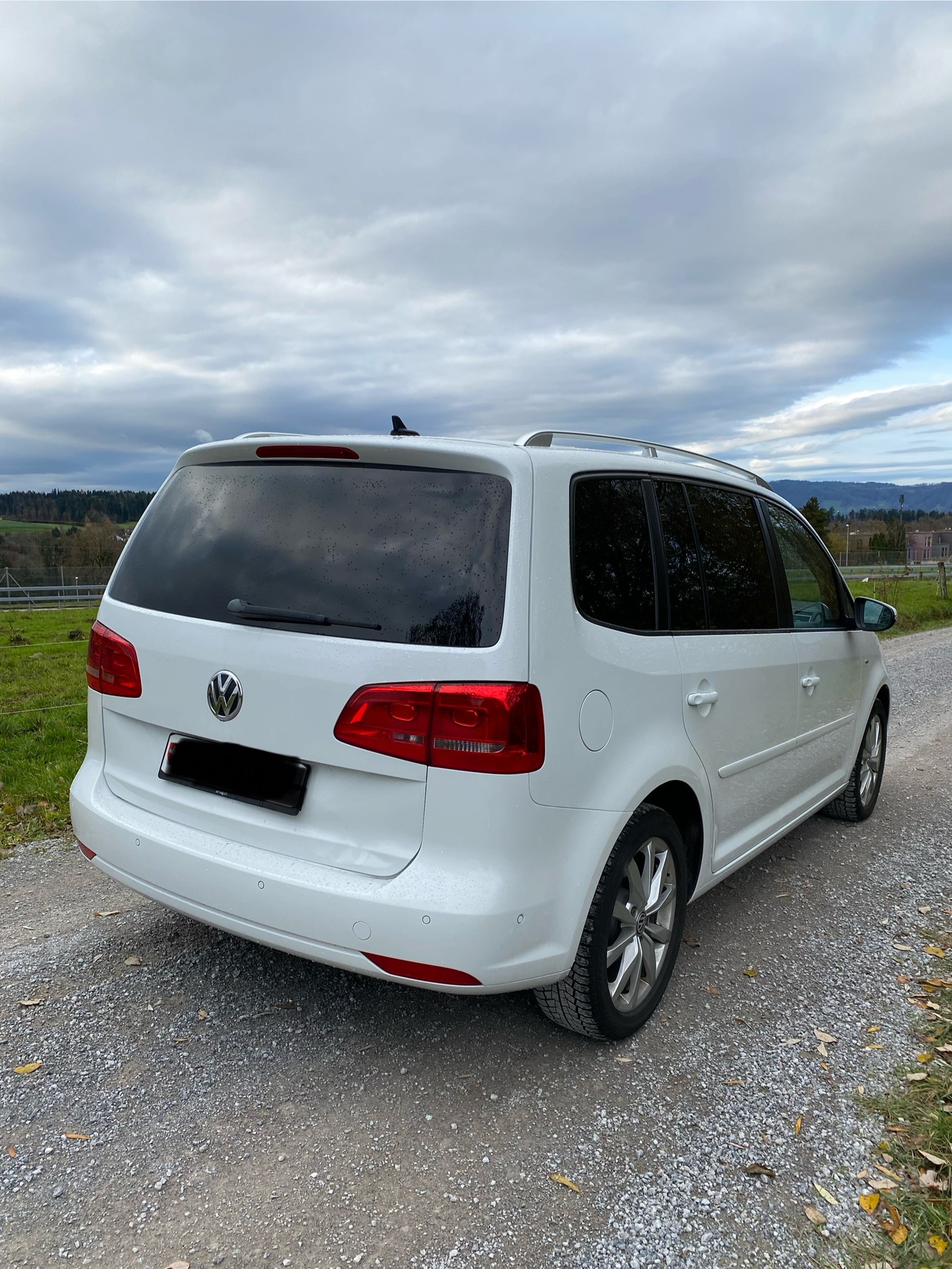 VW Touran Cup Version, 1.6 TDI, DSG, Frisch ab MFK & Frisch ab grossen Service, 8 Fach bereift, Top Austattung-image-3