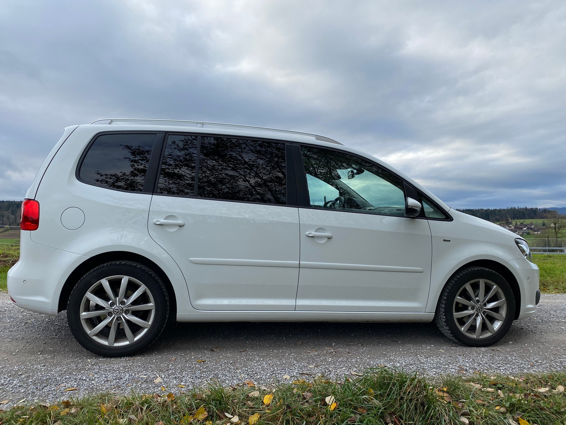 VW Touran Cup Version, 1.6 TDI, DSG, Frisch ab MFK & Frisch ab grossen Service, 8 Fach bereift, Top Austattung-image-5