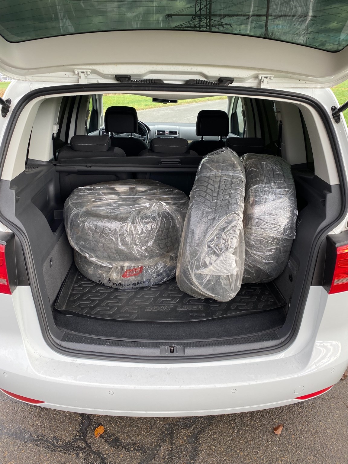 VW Touran Cup Version, 1.6 TDI, DSG, Frisch ab MFK & Frisch ab grossen Service, 8 Fach bereift, Top Austattung-image-12