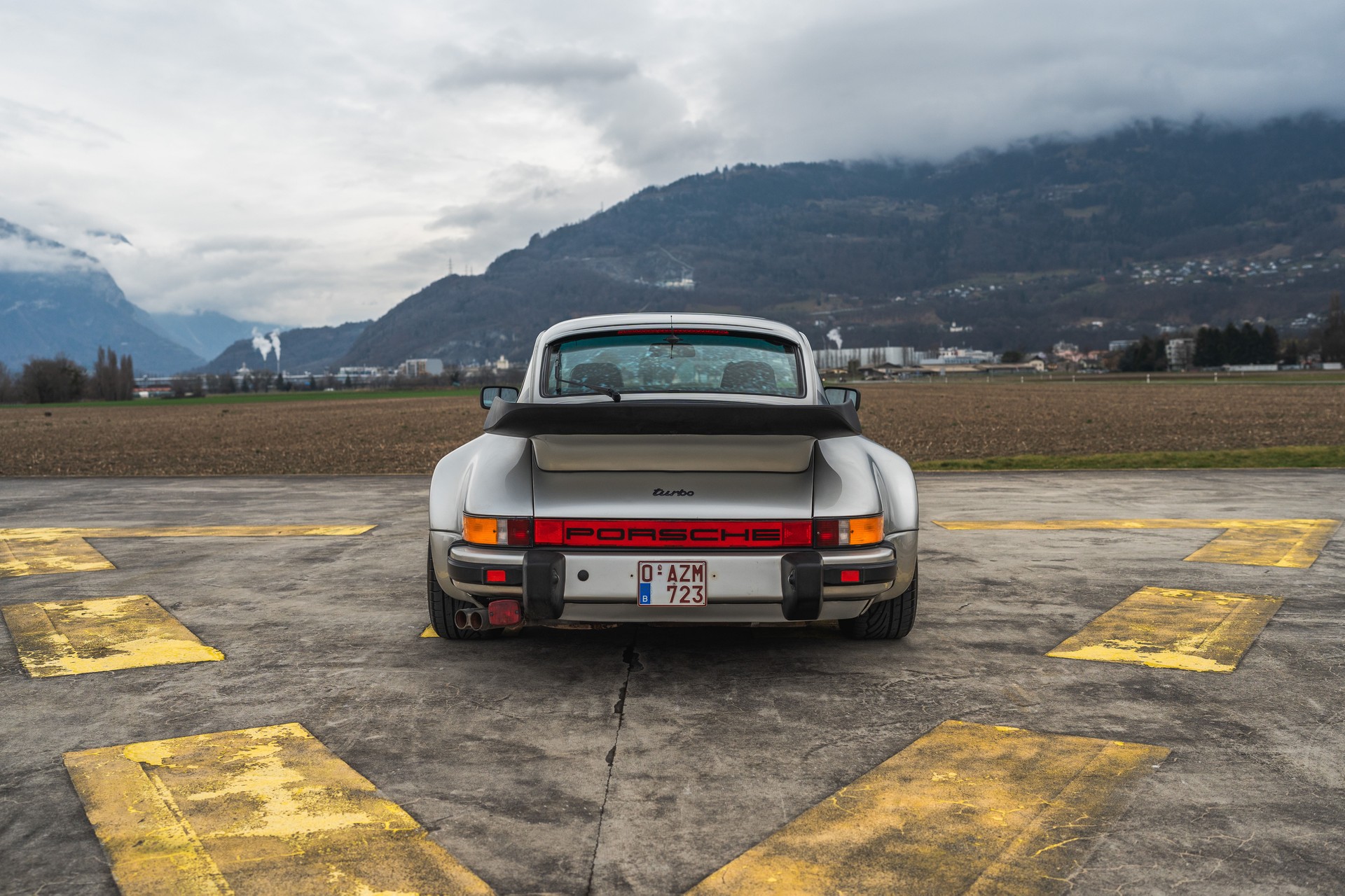 PORSCHE TURBO FLATNOSE - FLACHBAU-image-4