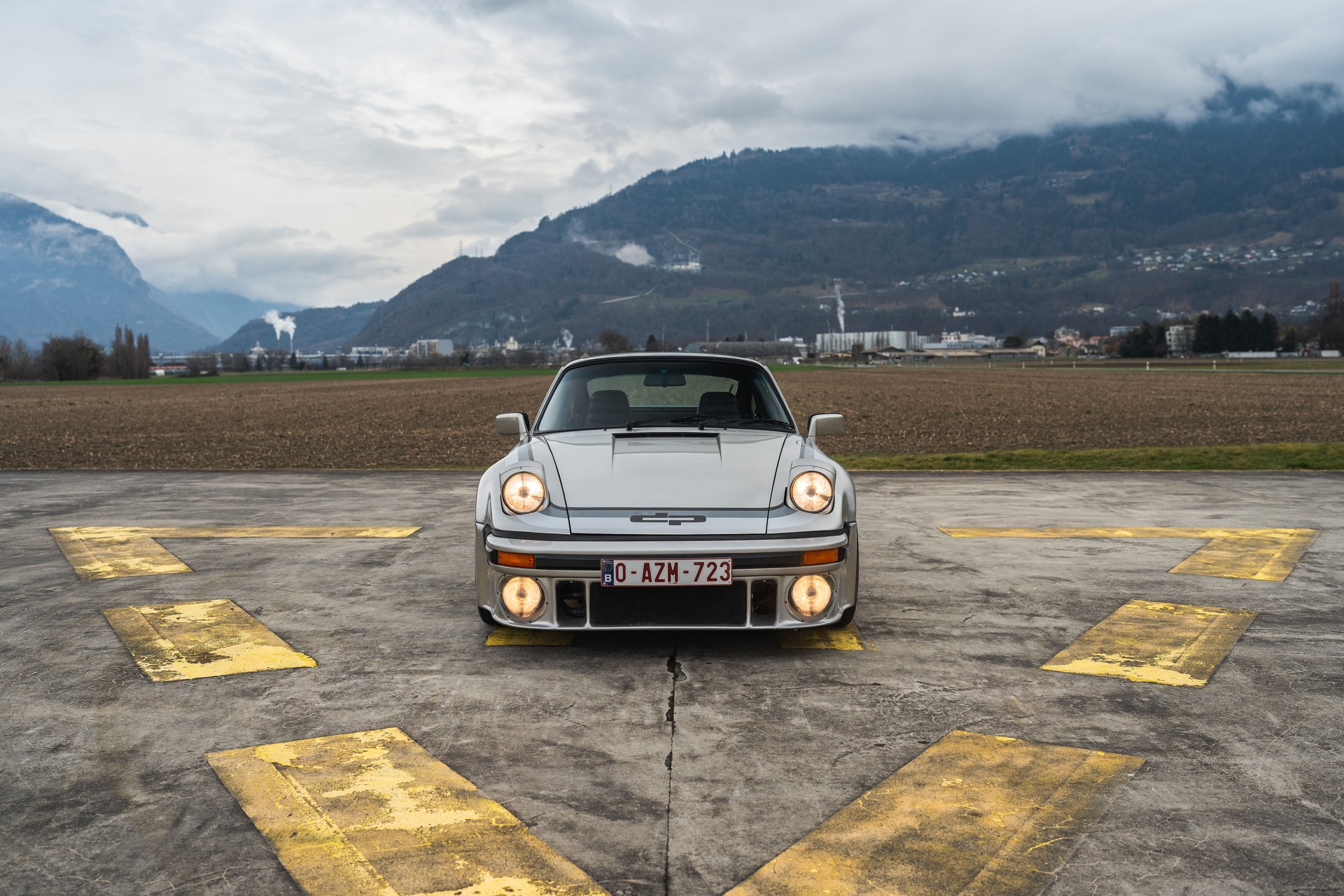 PORSCHE TURBO FLATNOSE - FLACHBAU-image-8