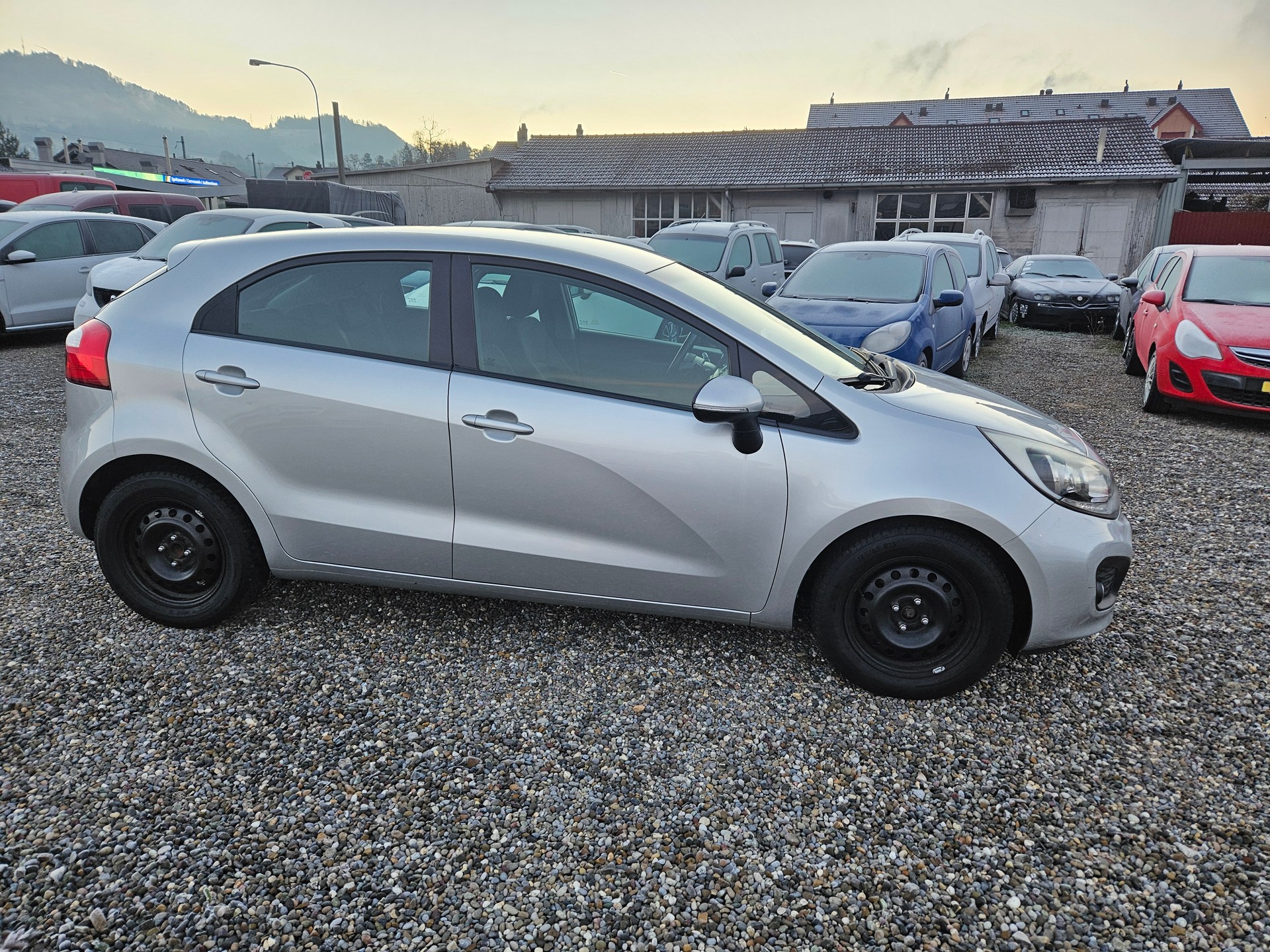 KIA RIO-image-3