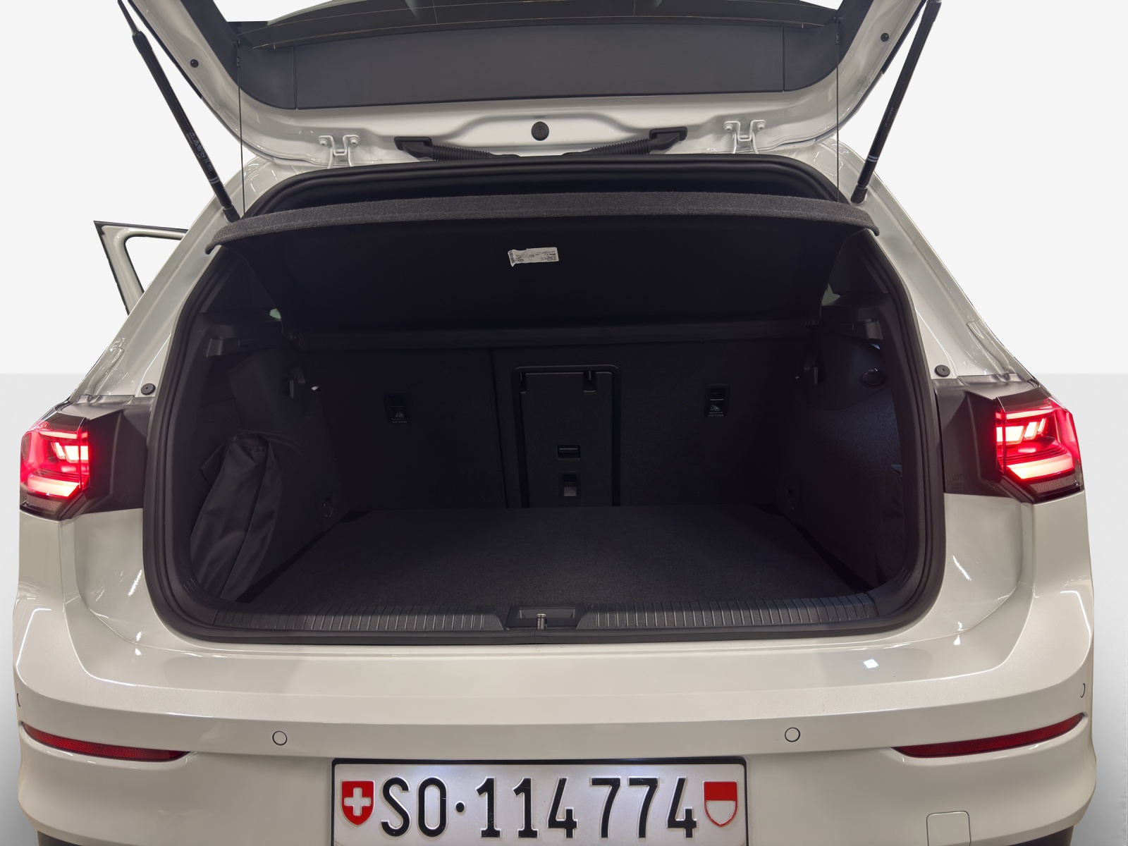 VW Golf 1.5 e TSI mHEV Edition 50 DSG-image-12