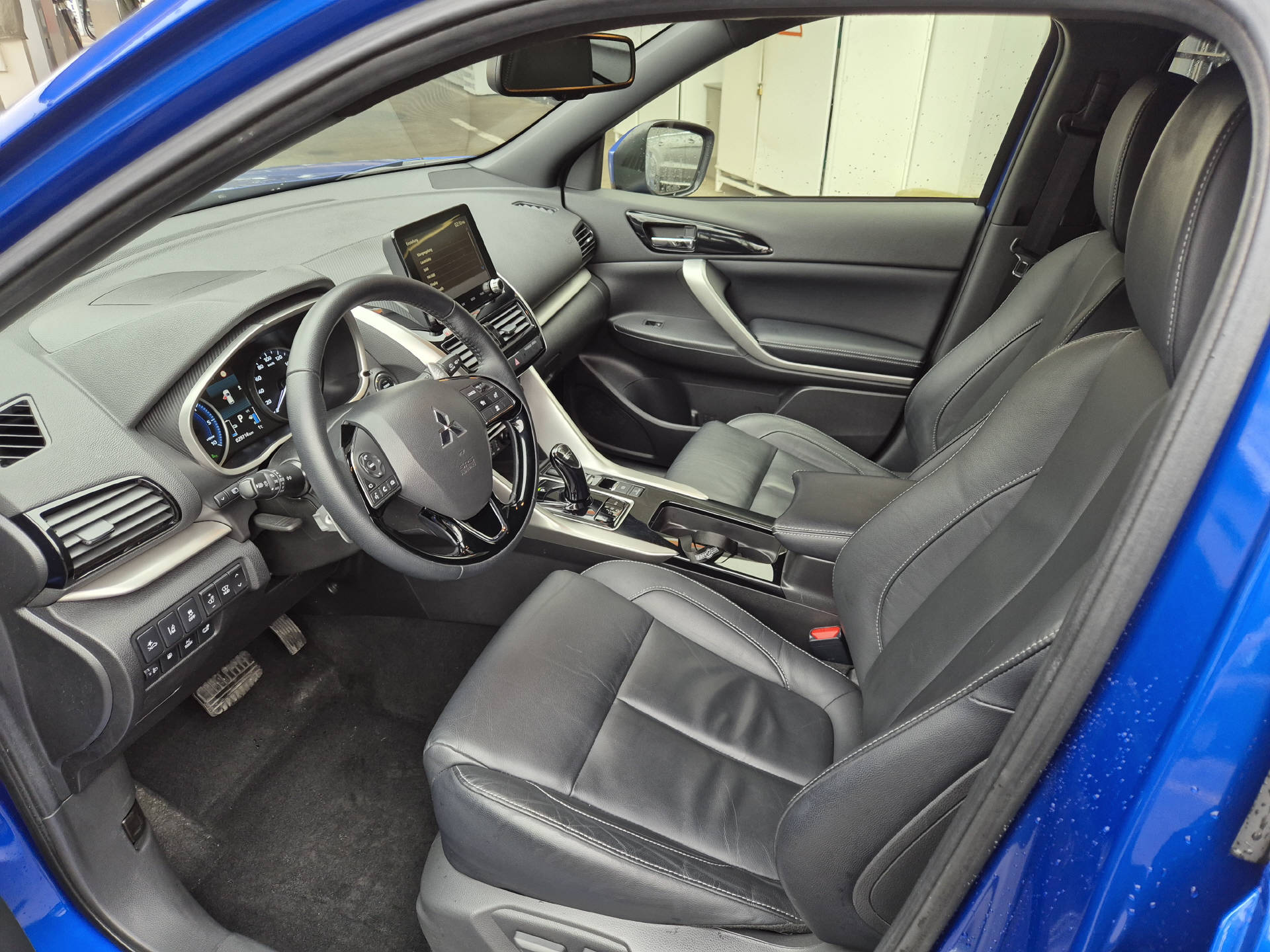MITSUBISHI Eclipse Cross 2.4 PHEV Instyle 4x4-image-8