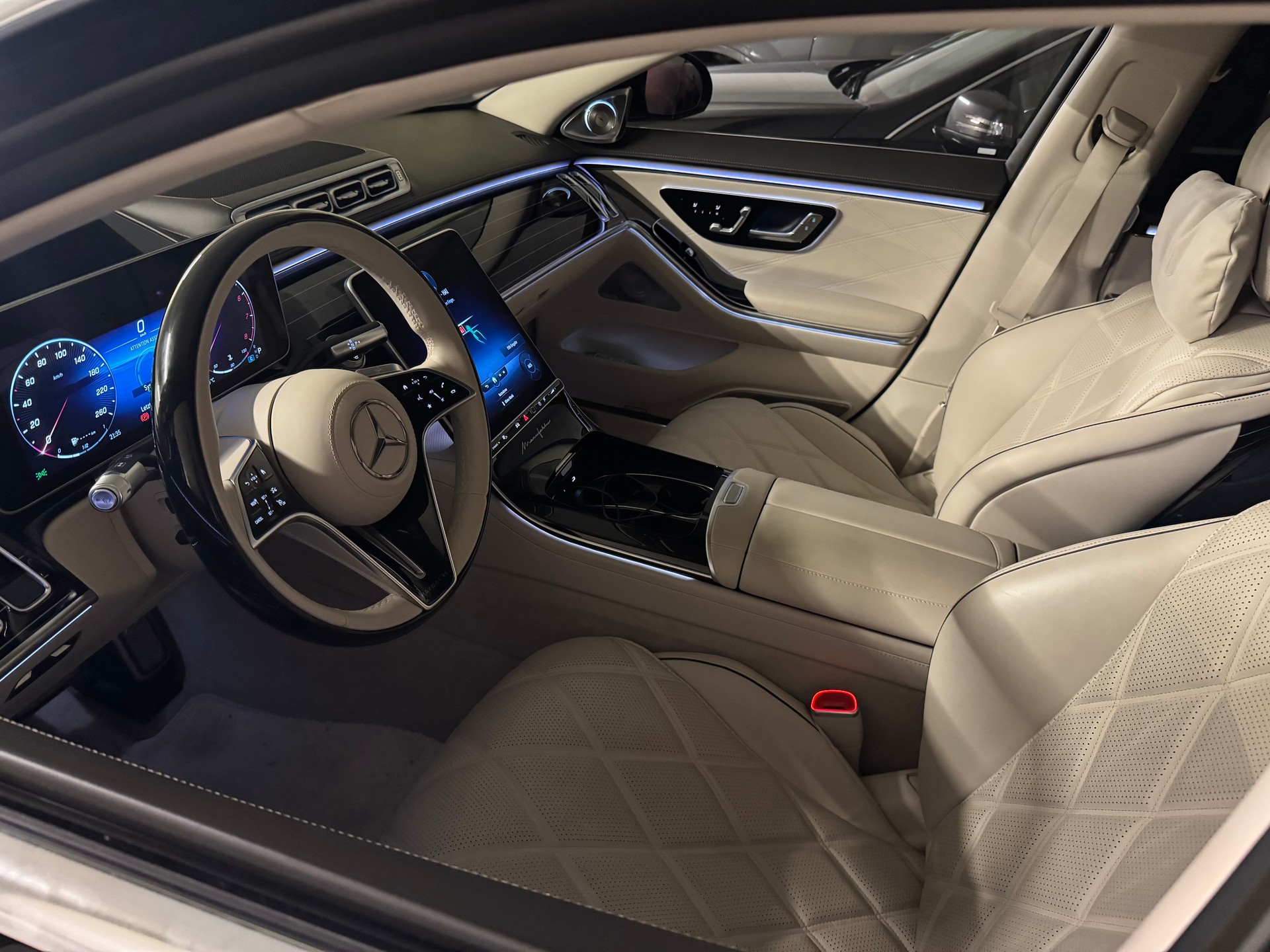 MERCEDES-BENZ S 680 4Matic Maybach First Class 9G-Tronic-image-7