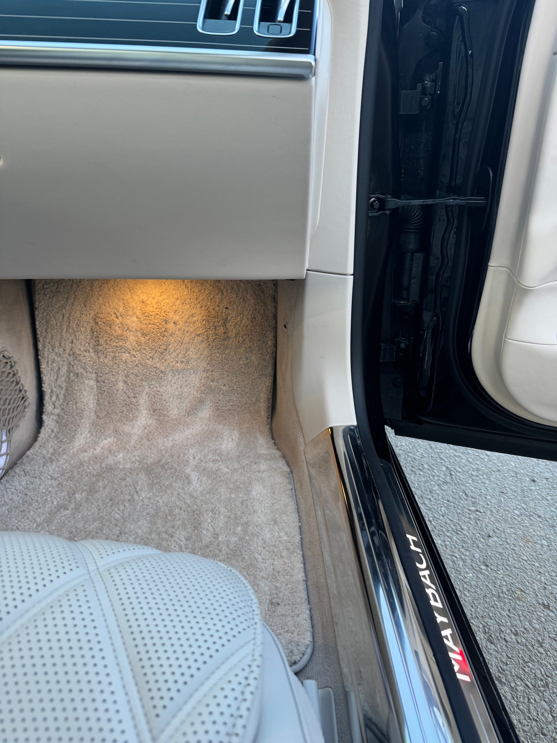 MERCEDES-BENZ S 680 4Matic Maybach First Class 9G-Tronic-image-5