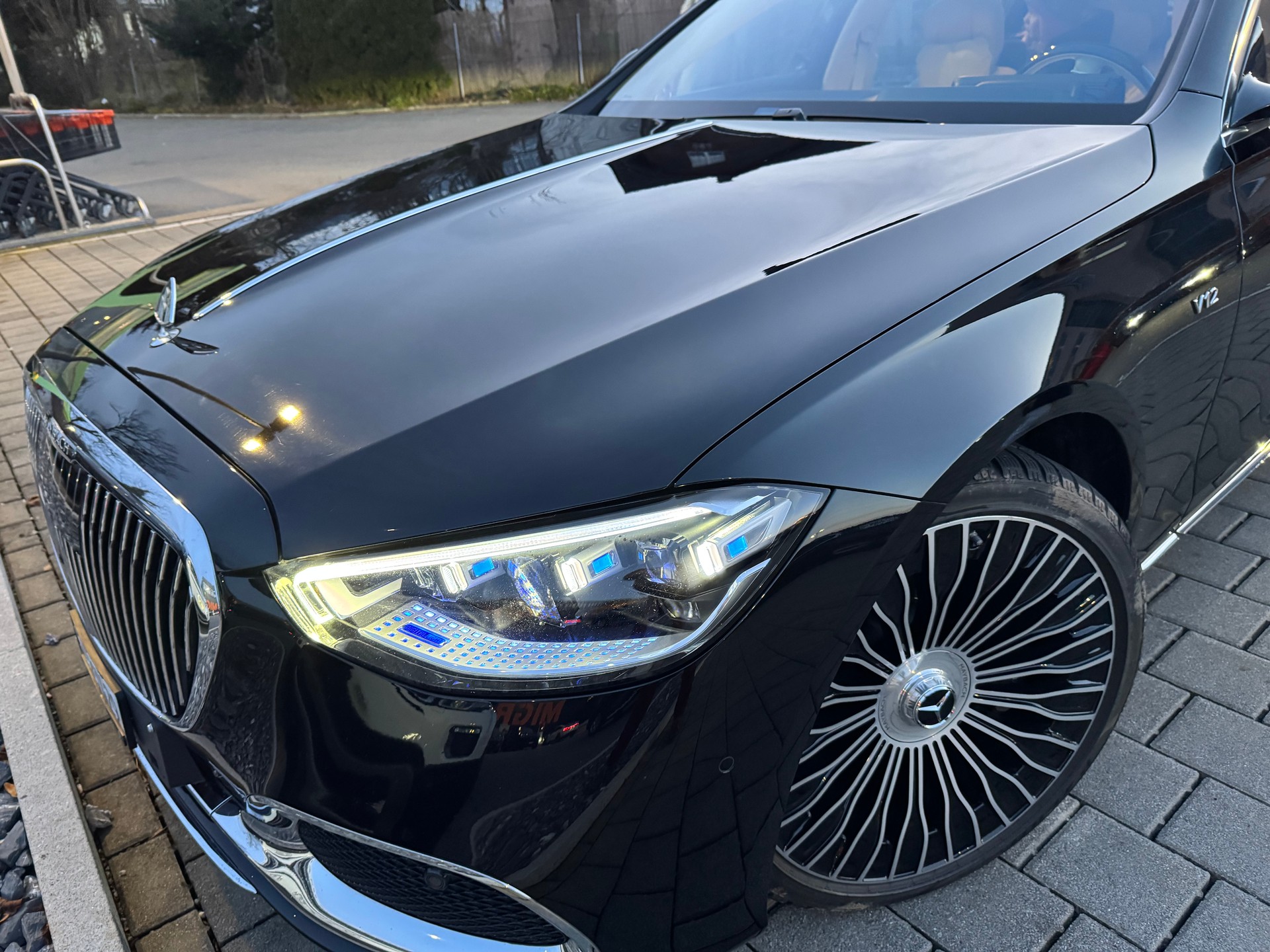MERCEDES-BENZ S 680 4Matic Maybach First Class 9G-Tronic-image-14