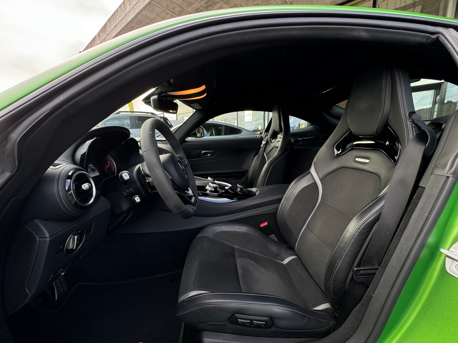 MERCEDES-BENZ AMG GT R Speedshift DCT MAGNO GREEN MATT 3.99%-image-15