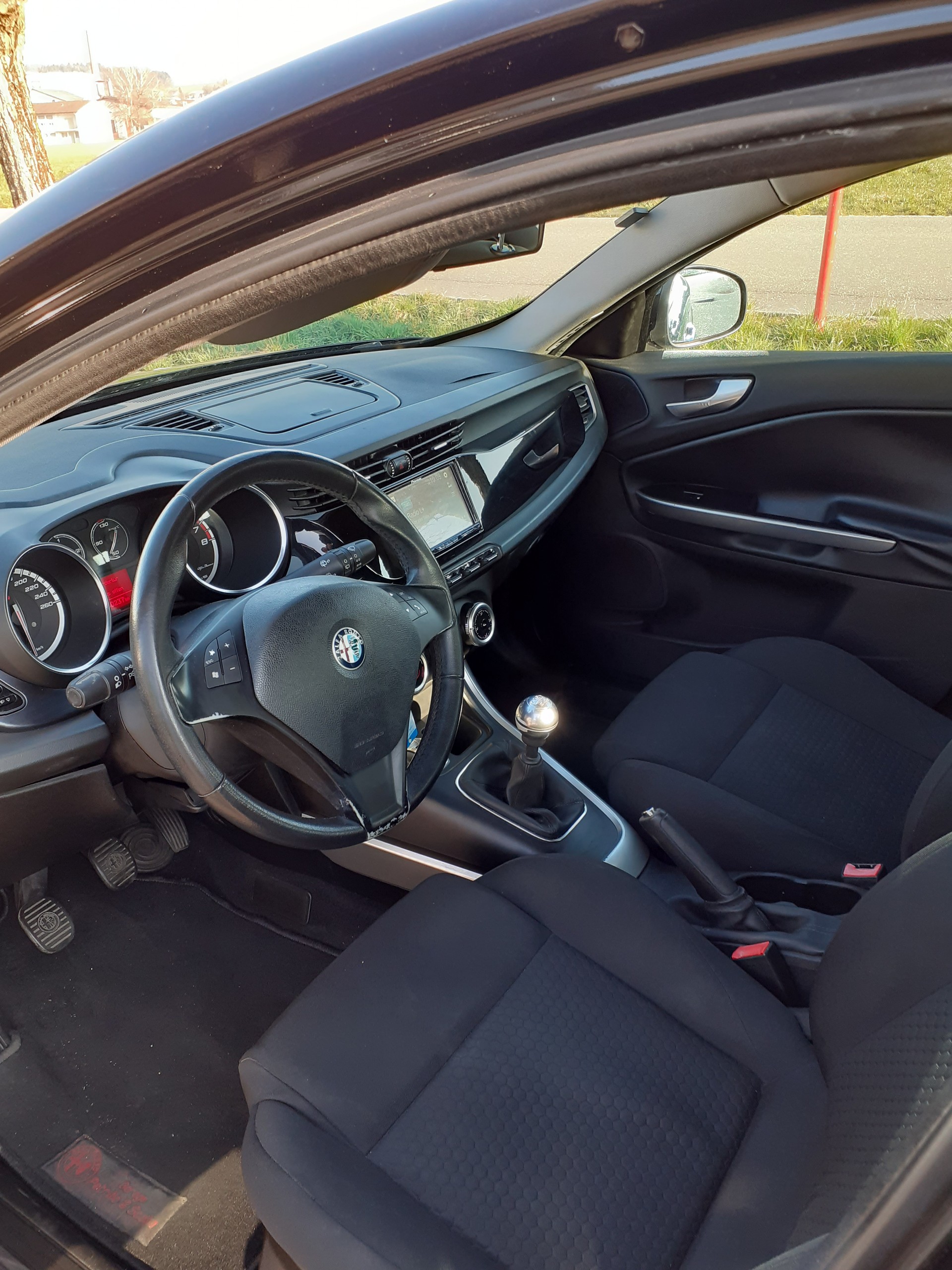 ALFA ROMEO Giulietta 1.4 T Distinctive-image-8