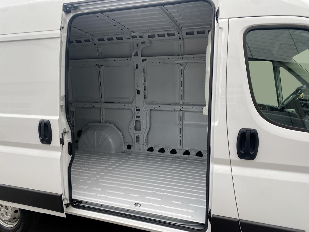 CITROEN Jumper 33 2.2 BlueHDi 140 L2H2-image-9