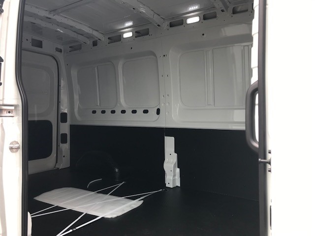 MAXUS eDeliver 9 L3H2 72kWh-image-2