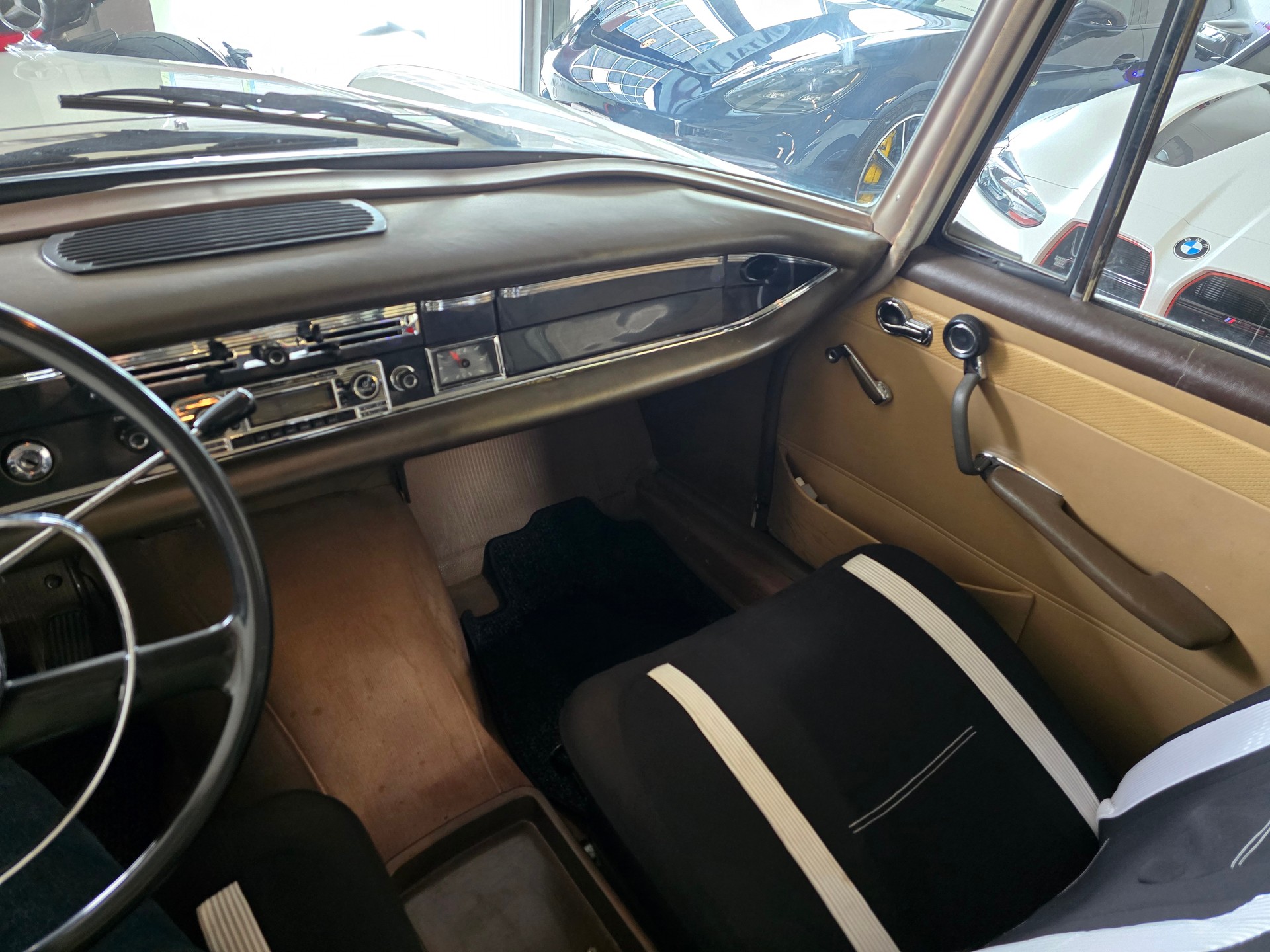 MERCEDES-BENZ 200-image-8