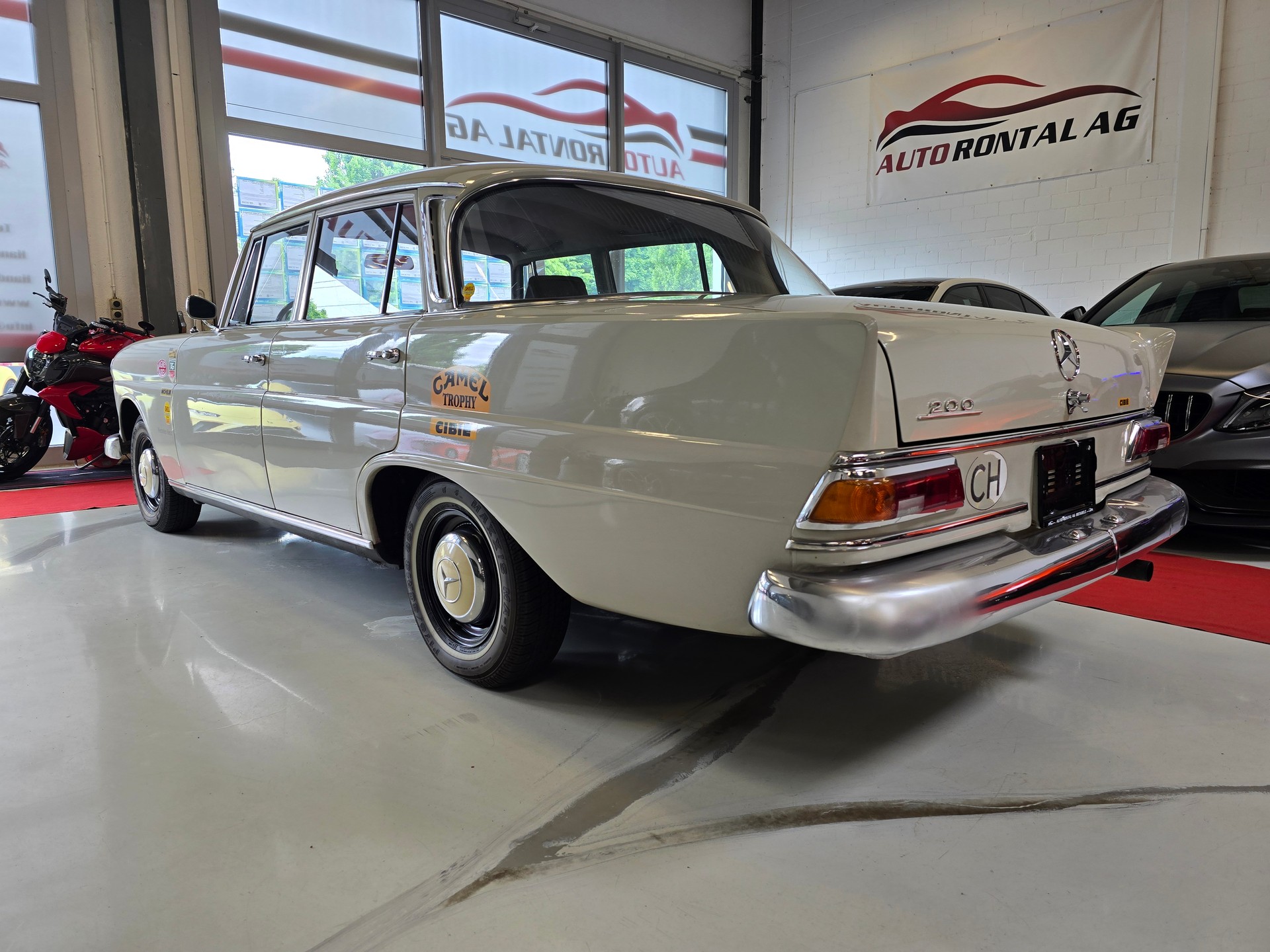 MERCEDES-BENZ 200-image-5