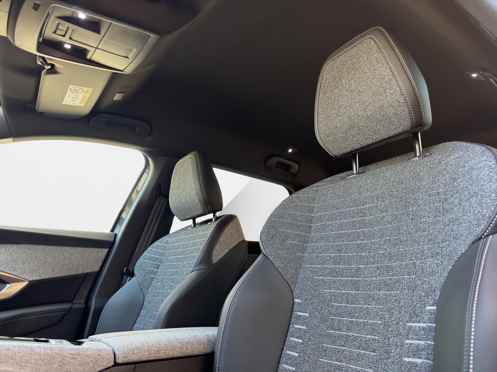 PEUGEOT 5008 1.2 Hybrid Allure Premium-image-18