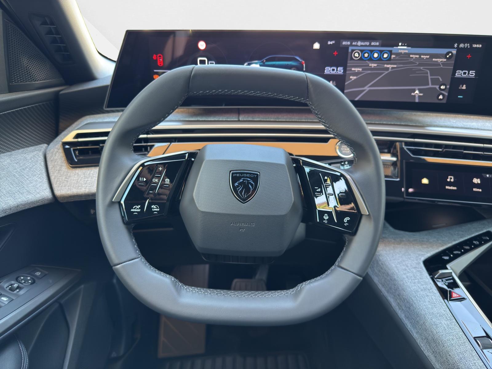 PEUGEOT 5008 1.2 Hybrid Allure Premium-image-9
