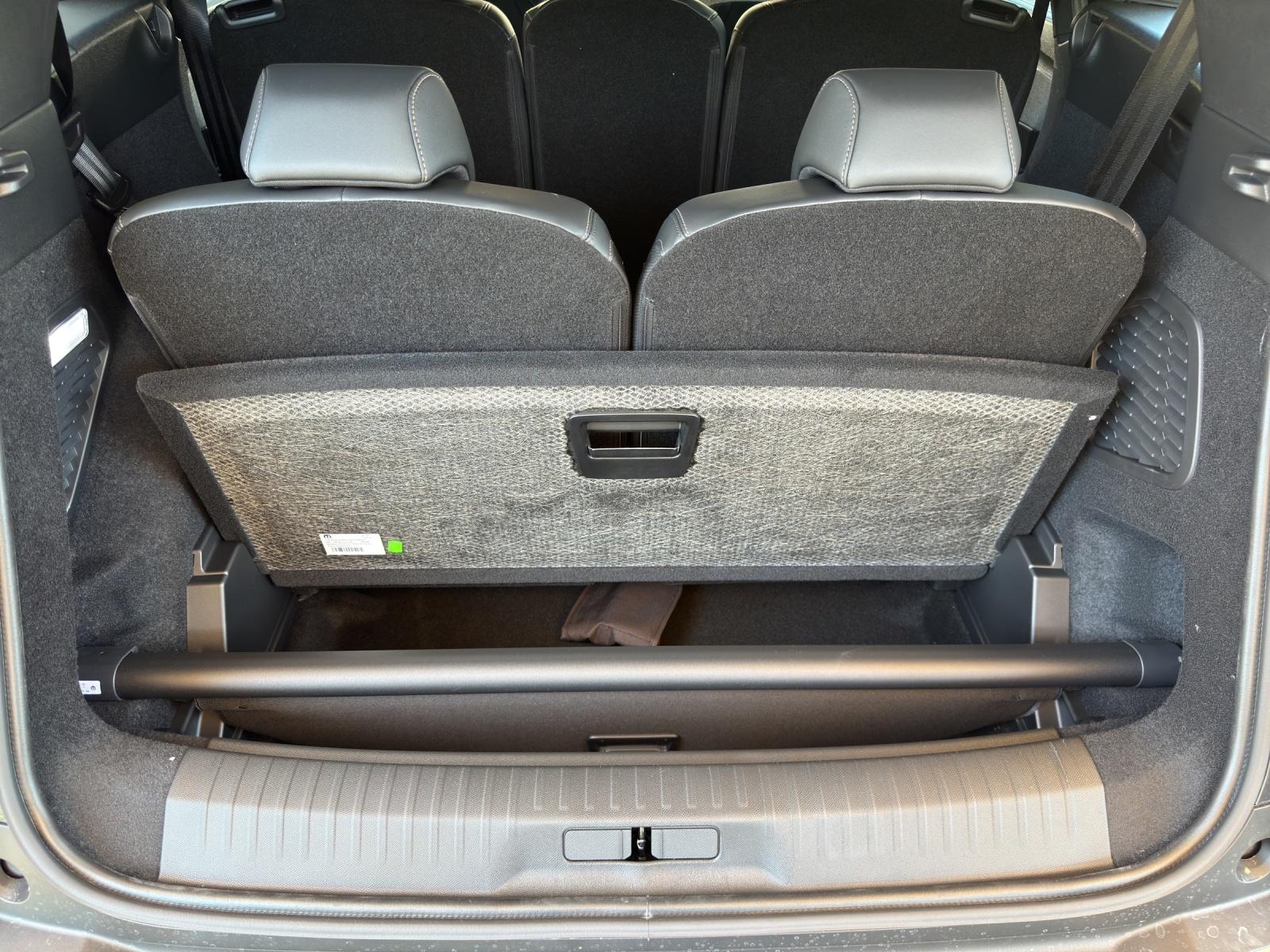 PEUGEOT 5008 1.2 Hybrid Allure Premium-image-23