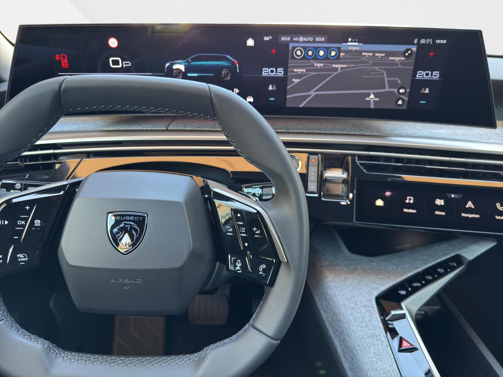 PEUGEOT 5008 1.2 Hybrid Allure Premium-image-10