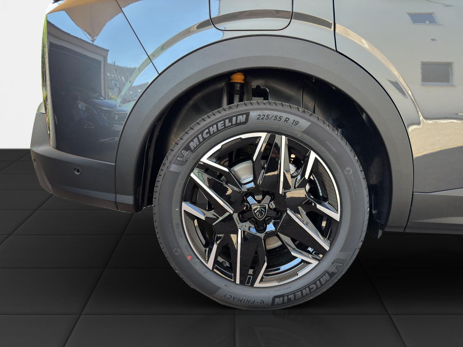 PEUGEOT 5008 1.2 Hybrid Allure Premium-image-22