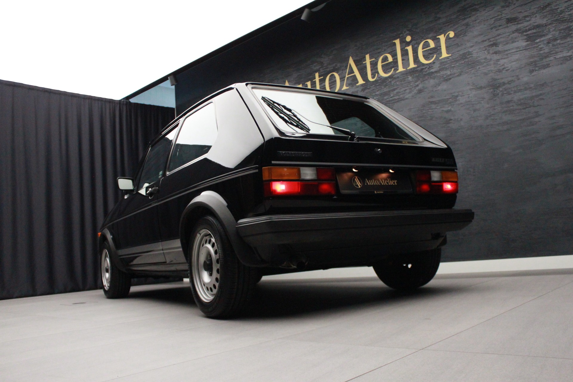 VW Golf 1600 GTI-image-5
