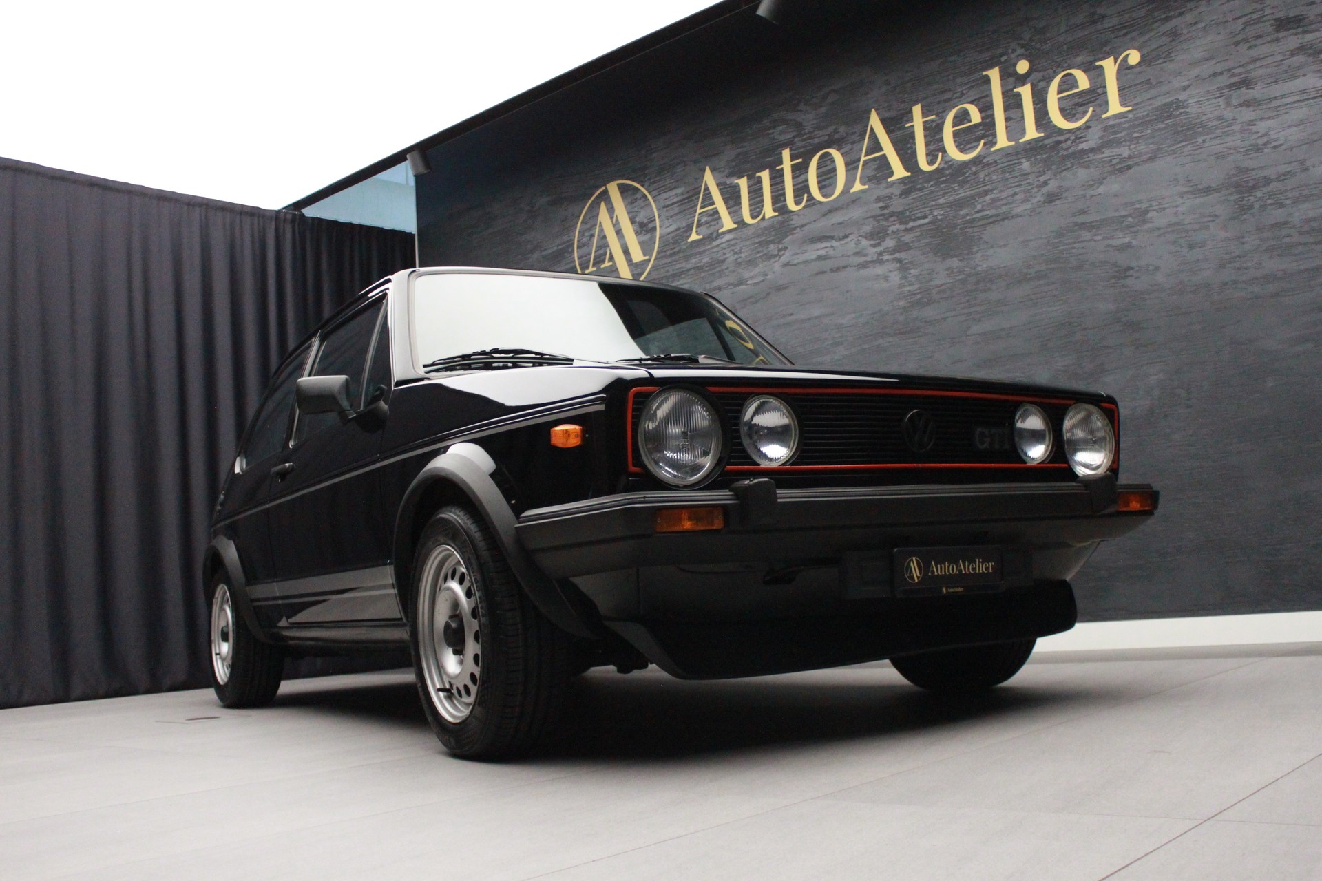 VW Golf 1600 GTI-image-2