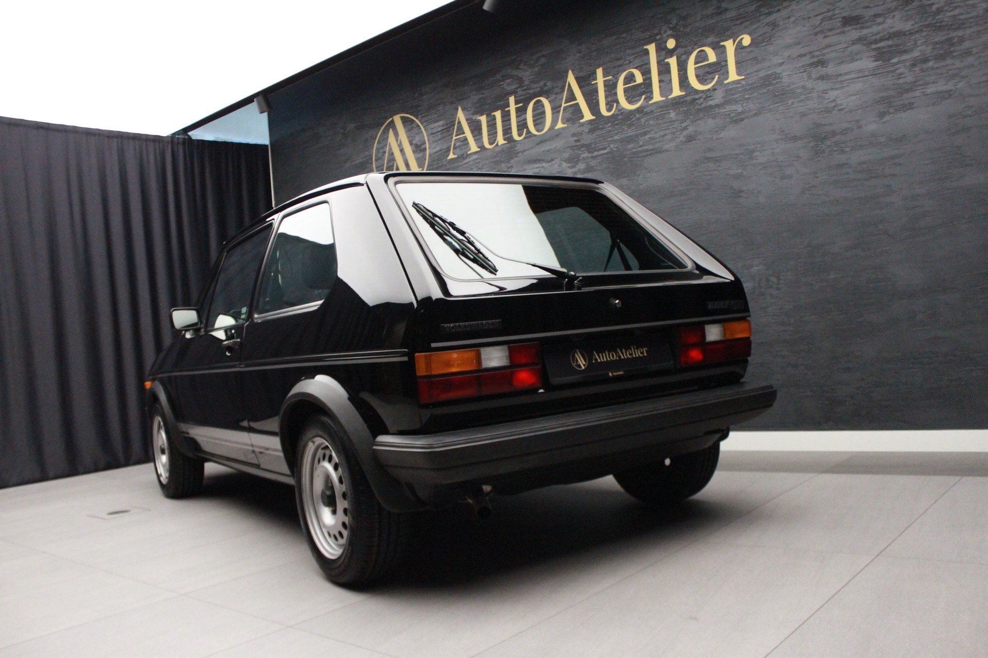 VW Golf 1600 GTI-image-4