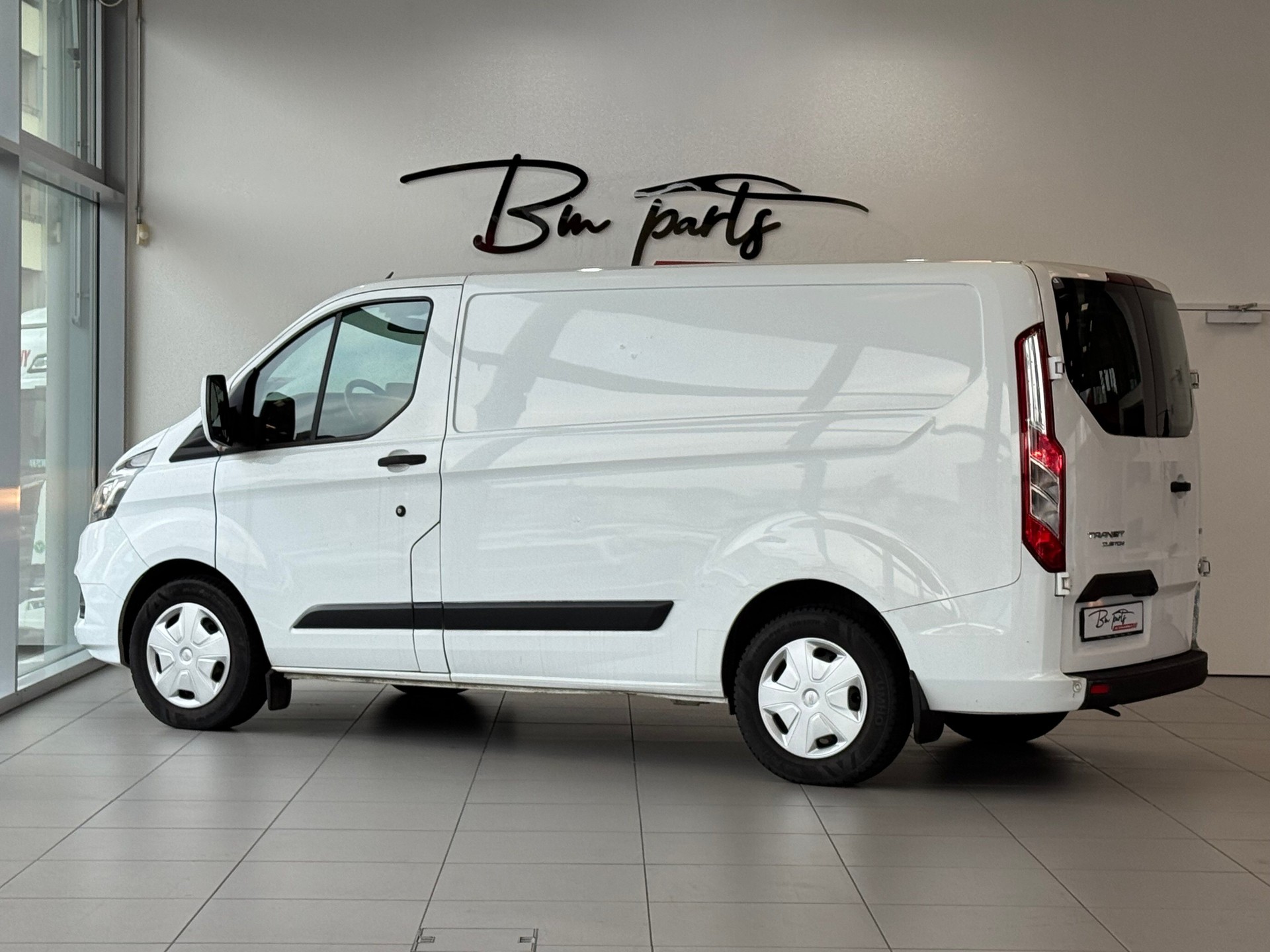 FORD Transit Custom Van 280 L1H1 Trend A-image-3