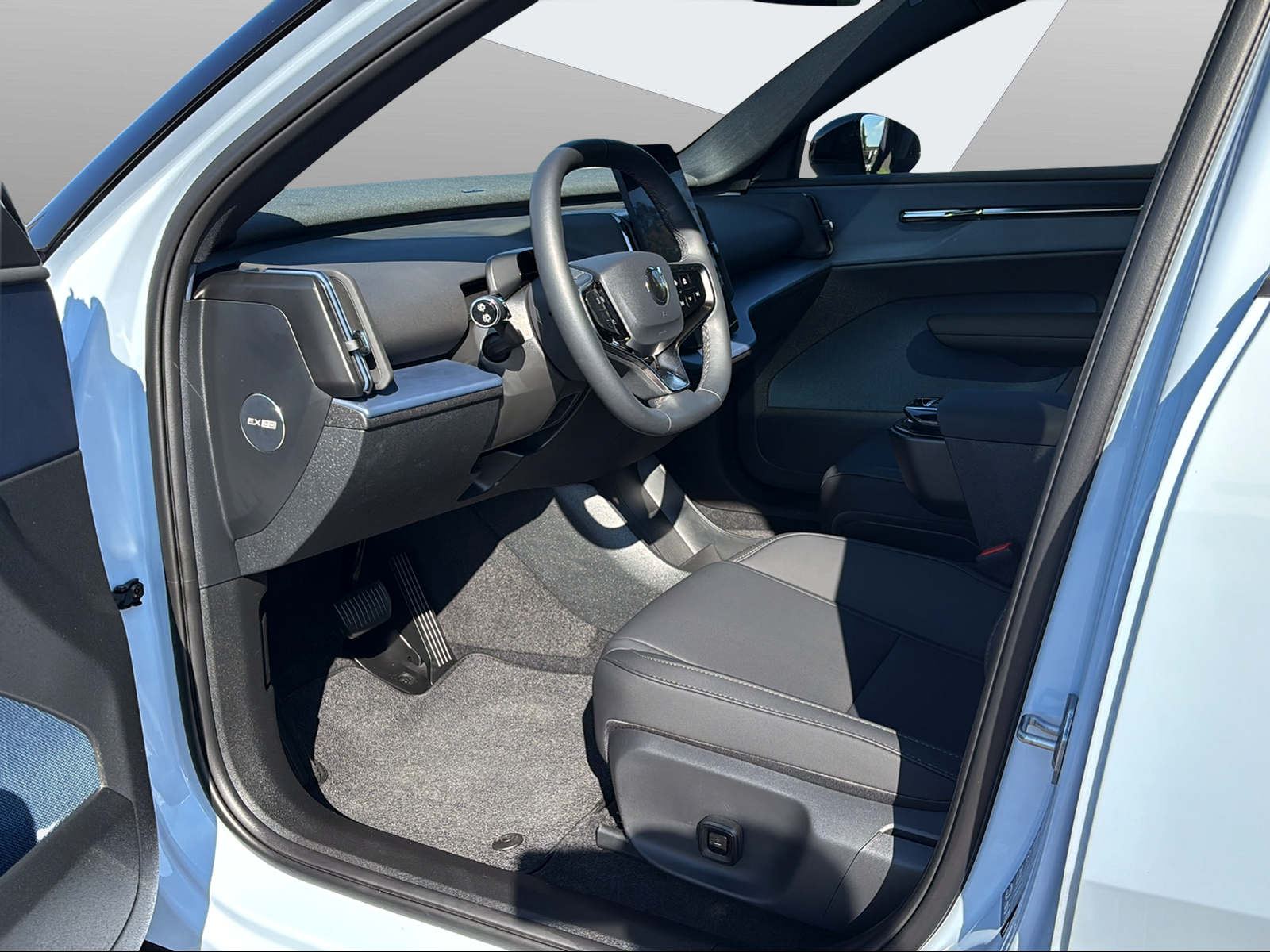 VOLVO EX 30 E60 Twin Ultra Performance AWD-image-9