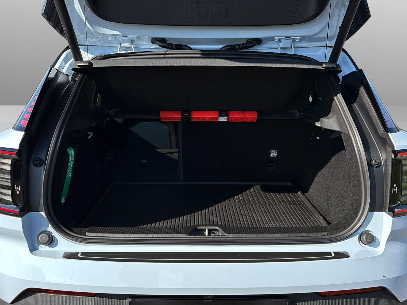 VOLVO EX 30 E60 Twin Ultra Performance AWD-image-15