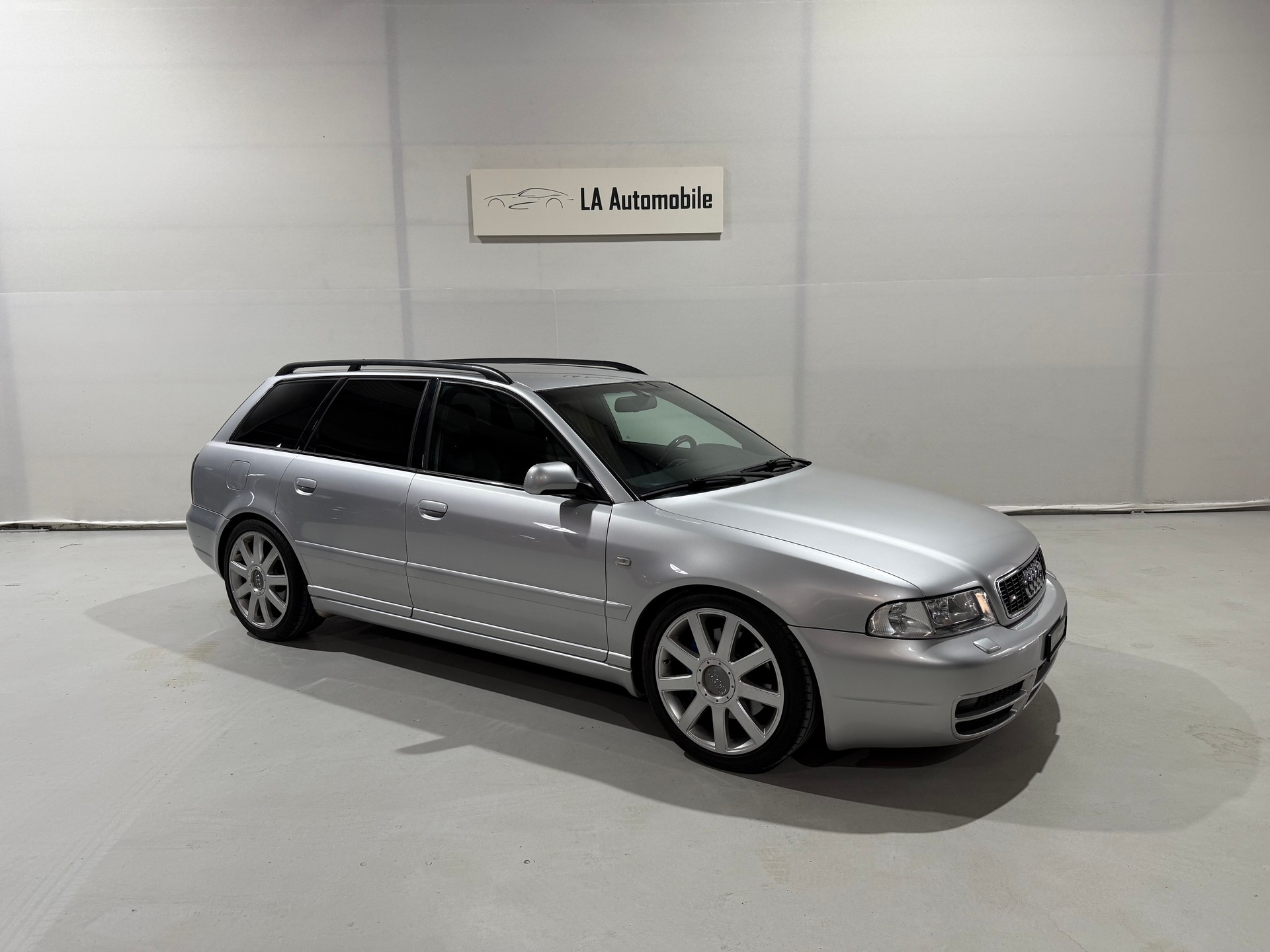 AUDI S4 Avant quattro-image-5