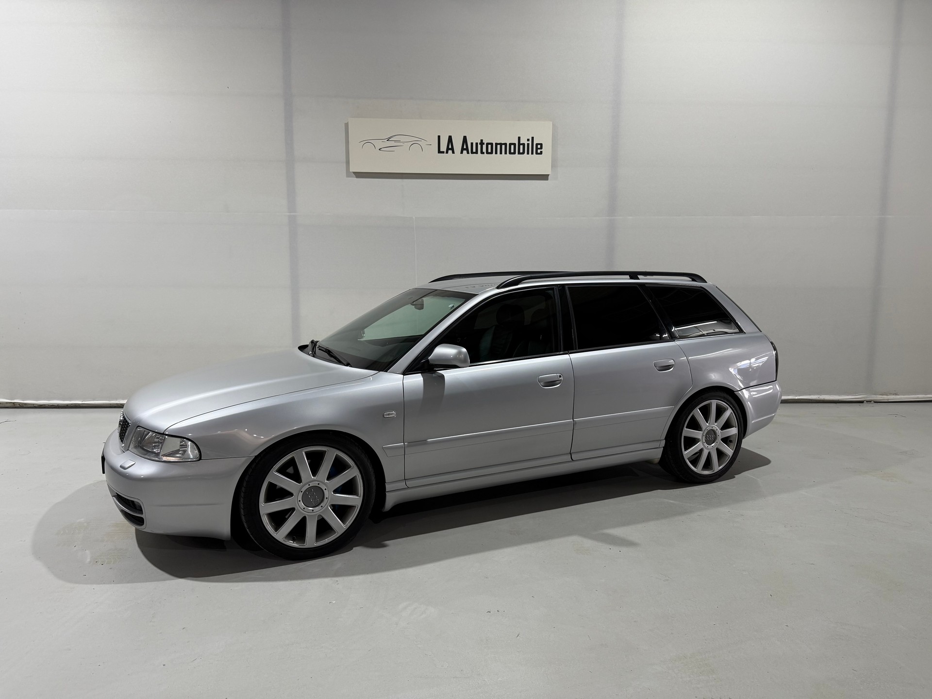 AUDI S4 Avant quattro-image-1