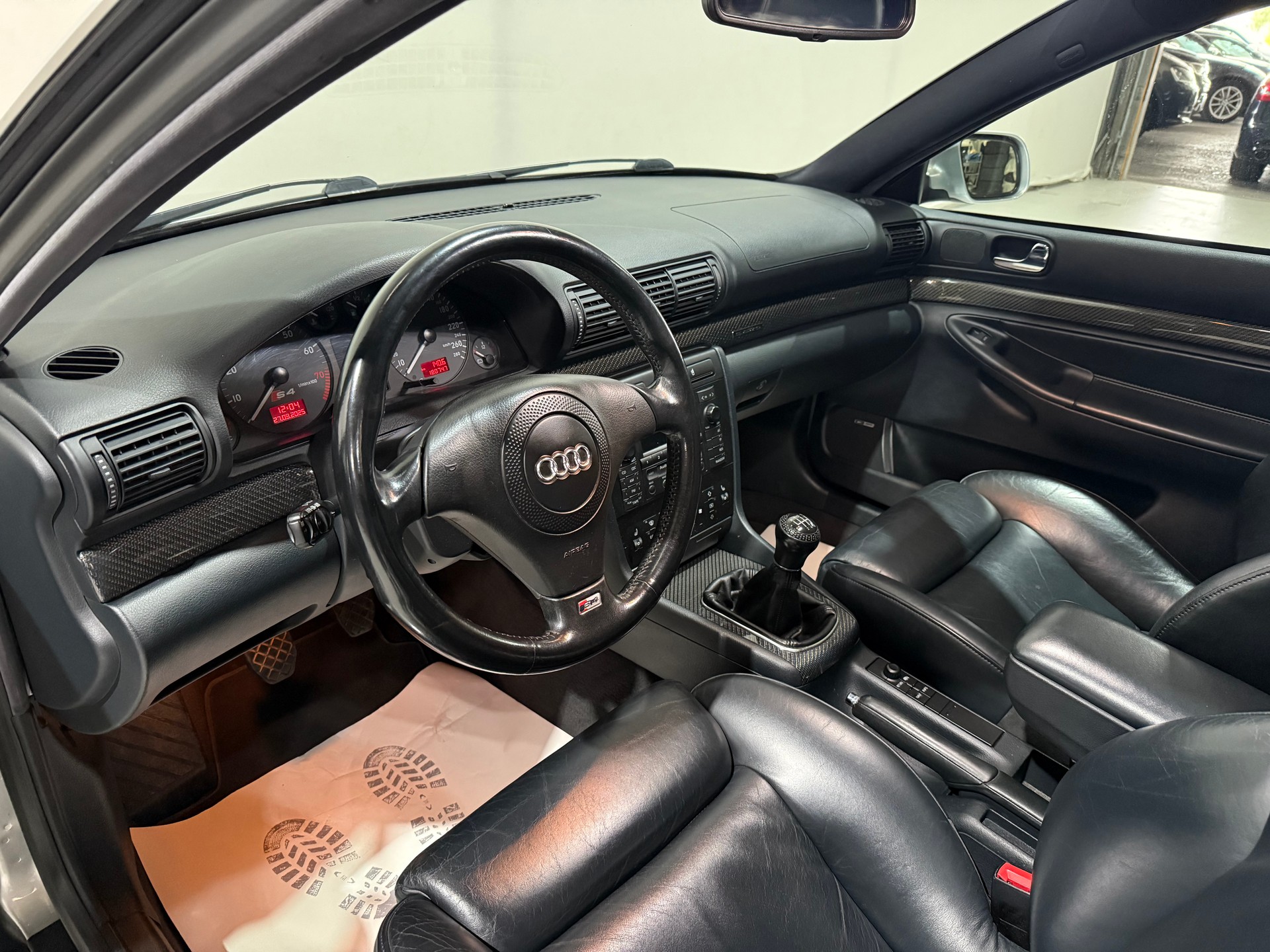 AUDI S4 Avant quattro-image-11