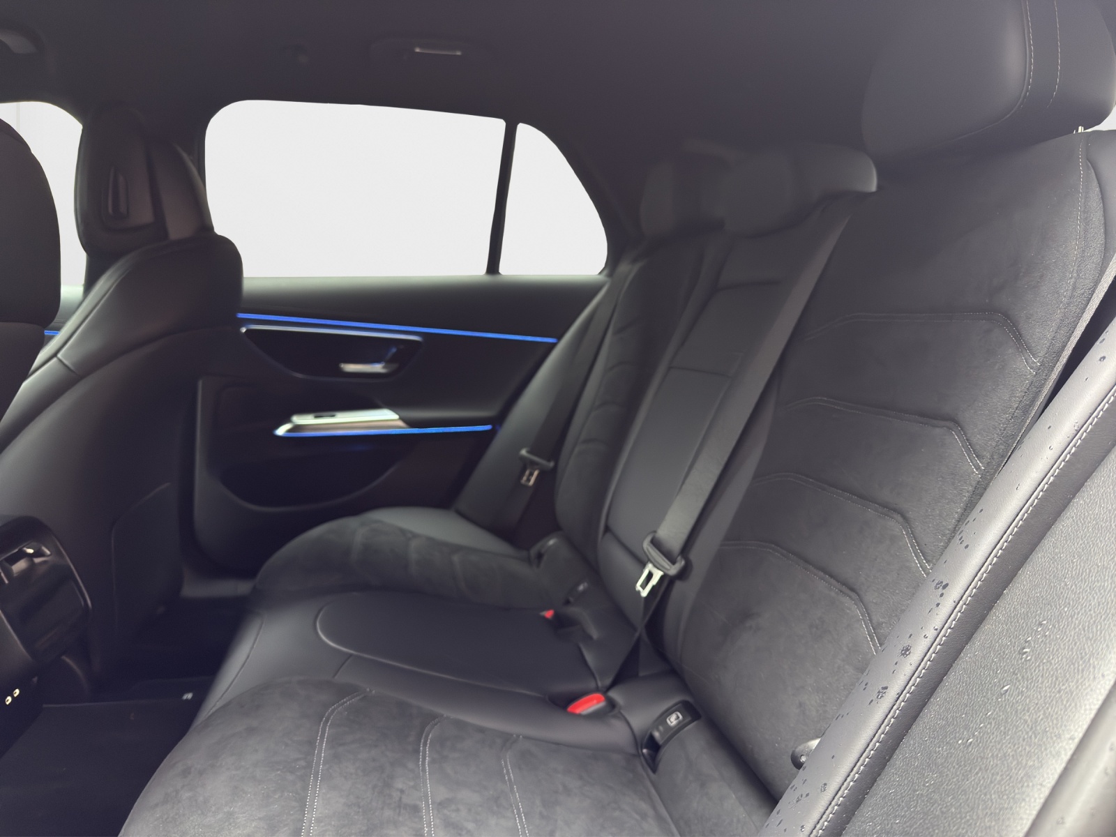 MERCEDES-BENZ E 300 de T 4Matic 9G-Tronic-image-9