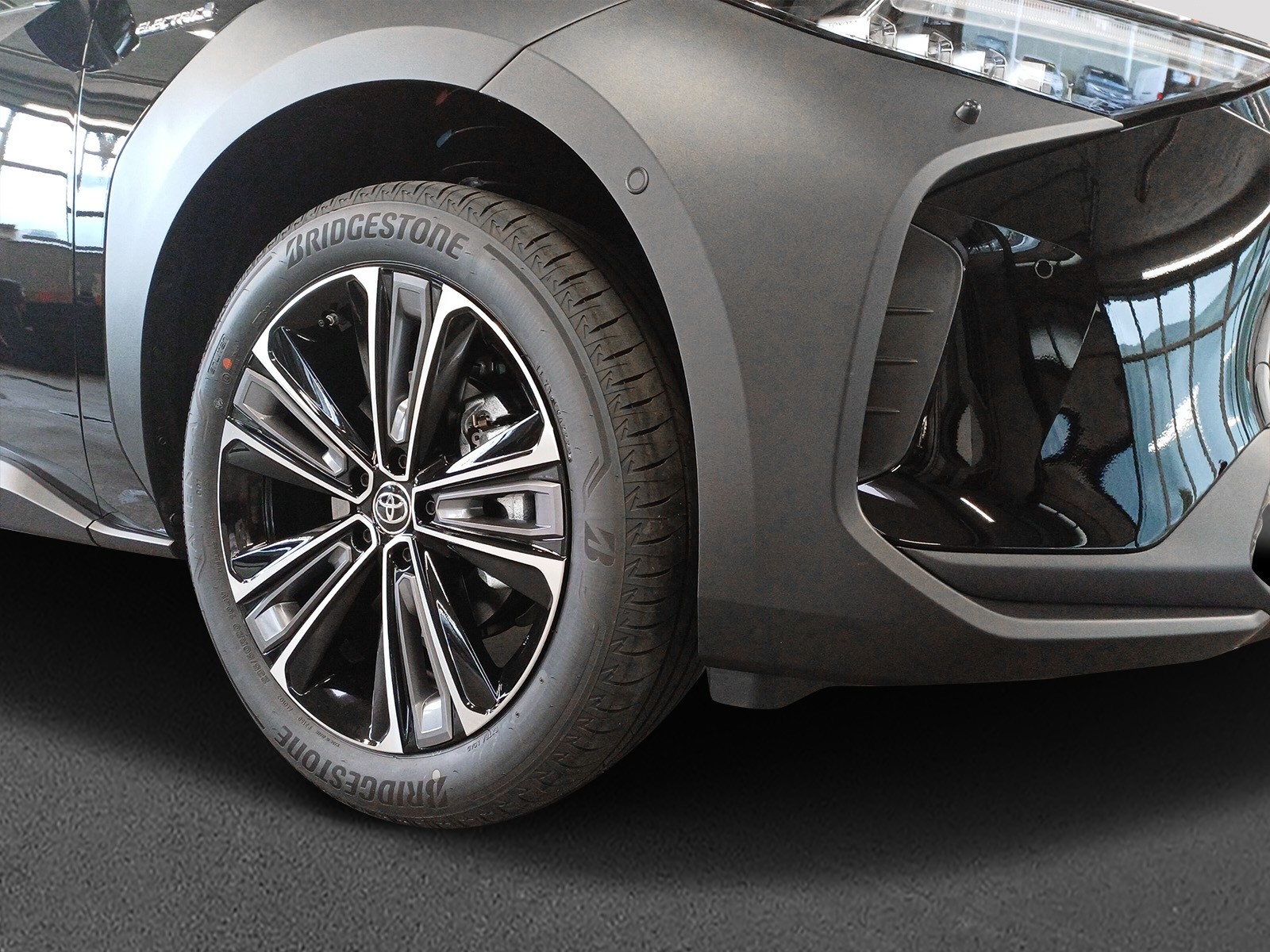TOYOTA bZ4X Premium AWD-image-4