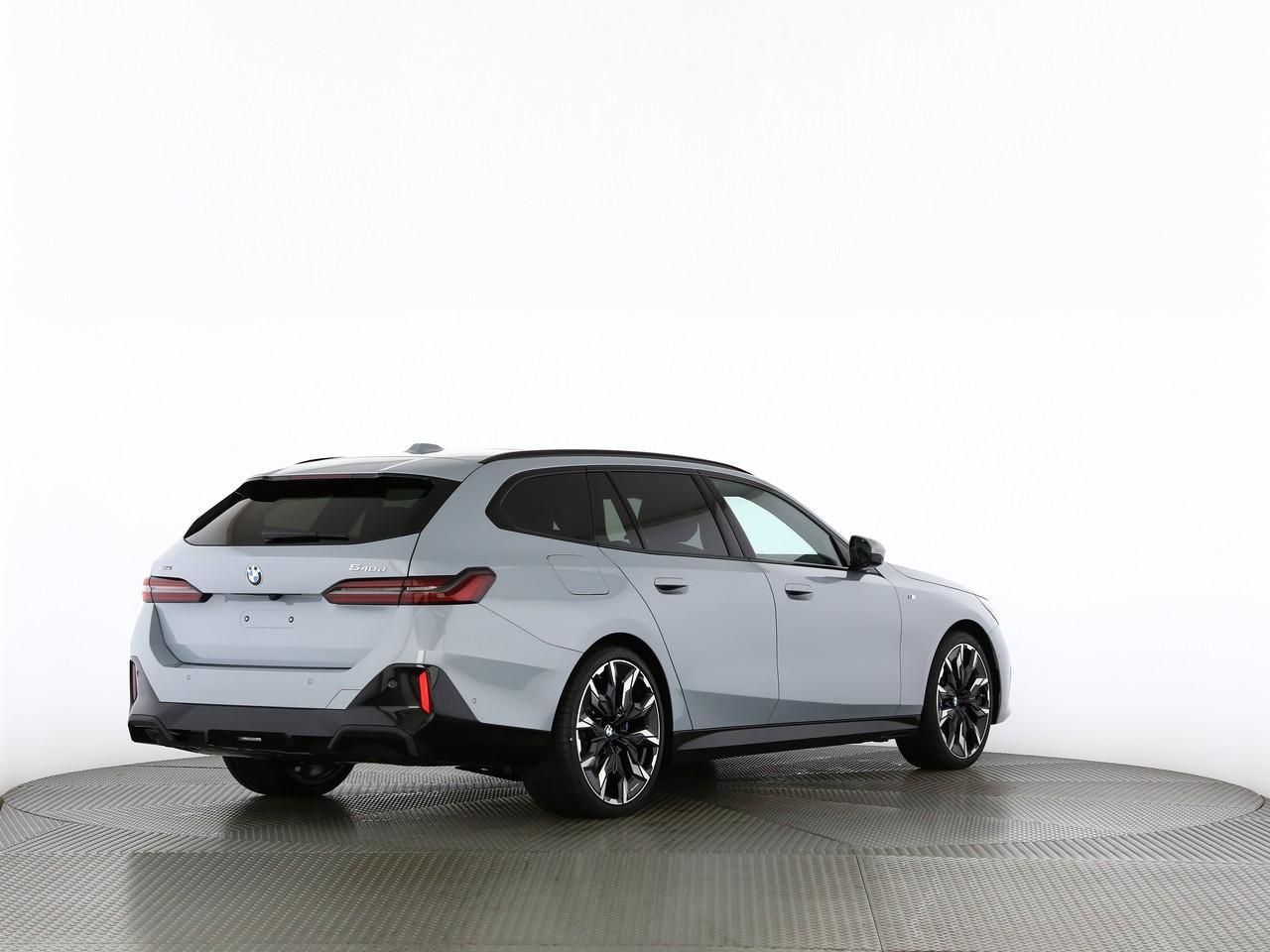 BMW 540d xDrive 48V Touring M Sport Pro Steptronic-image-4