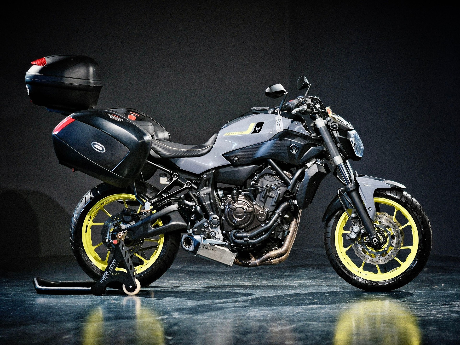 YAMAHA MT-07 ABS-showroom-element-1