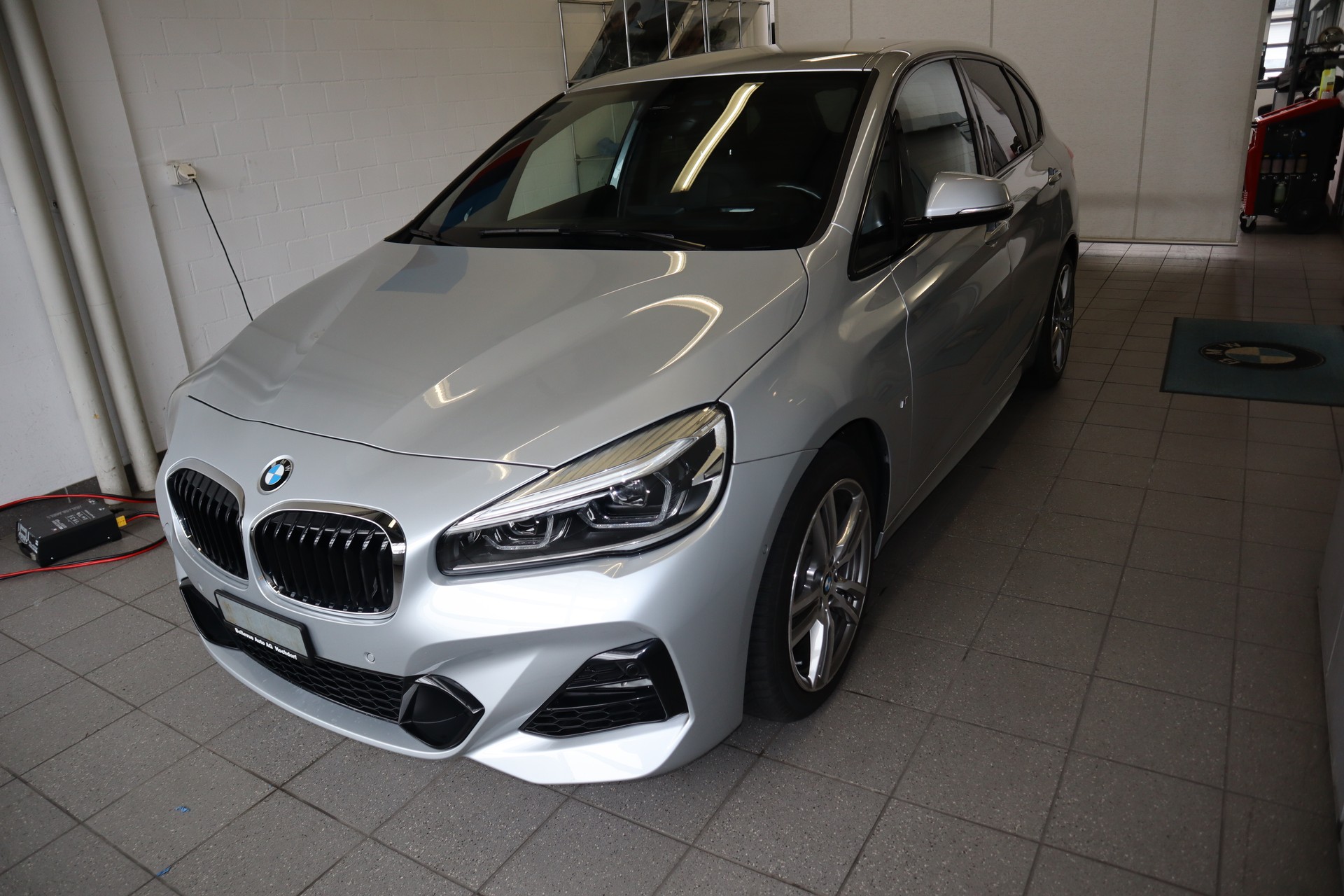 BMW 220d xDrive Active Tourer AHK M-Sportpaket Steptronic 4x4 Euro 6-image-2