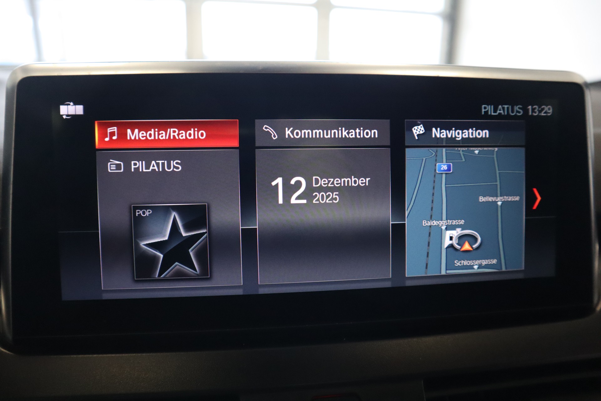 BMW 220d xDrive Active Tourer AHK M-Sportpaket Steptronic 4x4 Euro 6-image-9