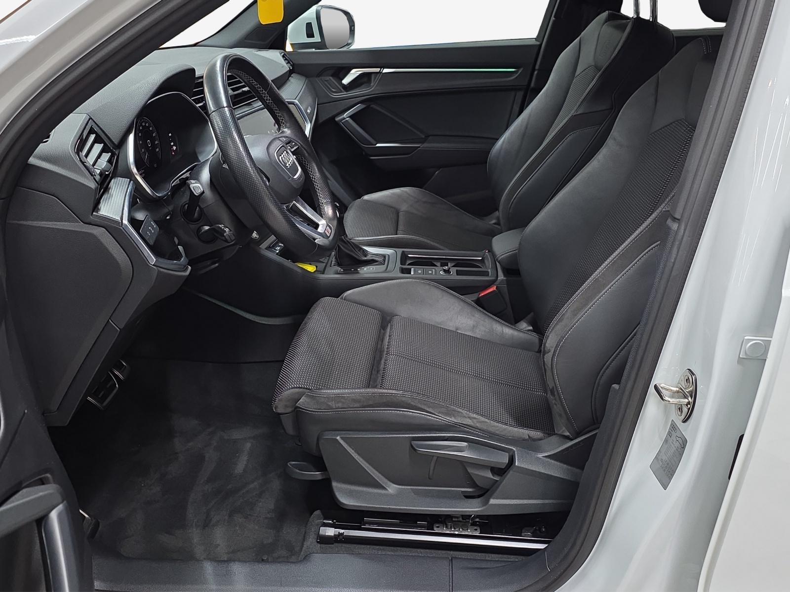 AUDI Q3 45 TFSI e S line Attraction S-tronic-image-8