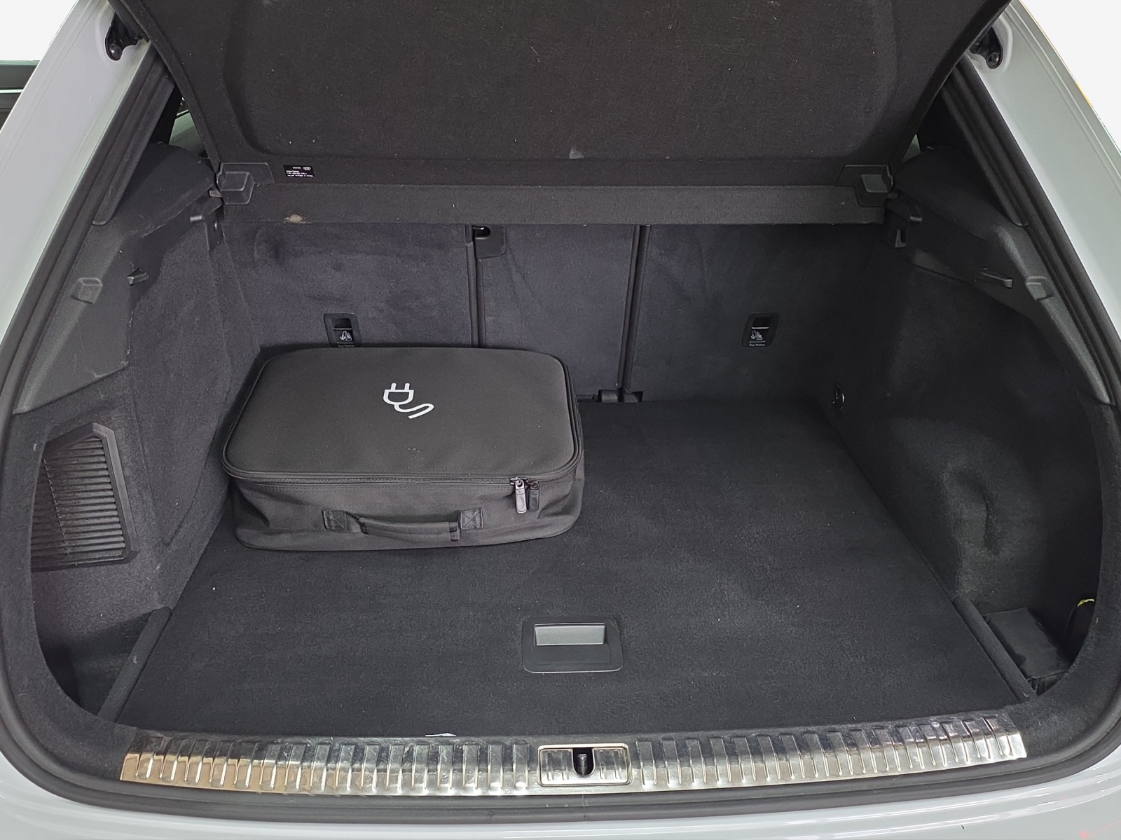 AUDI Q3 45 TFSI e S line Attraction S-tronic-image-12