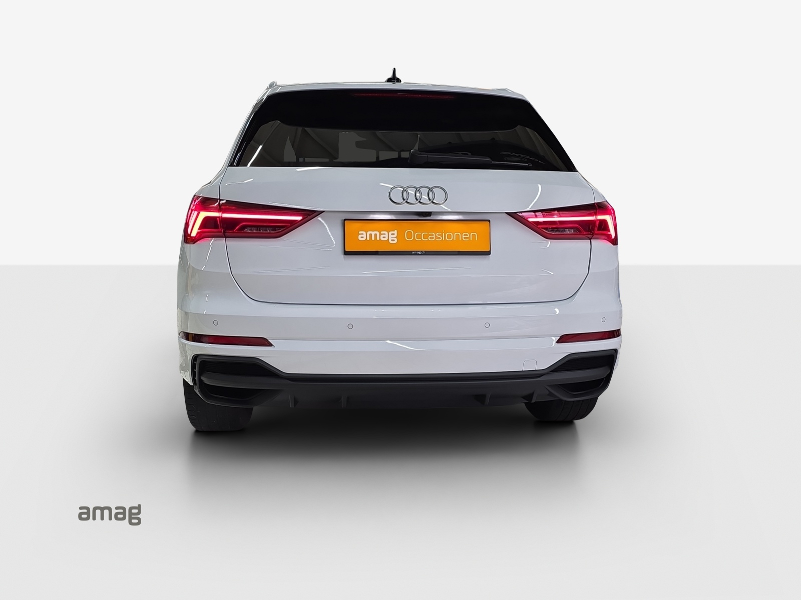AUDI Q3 45 TFSI e S line Attraction S-tronic-image-4