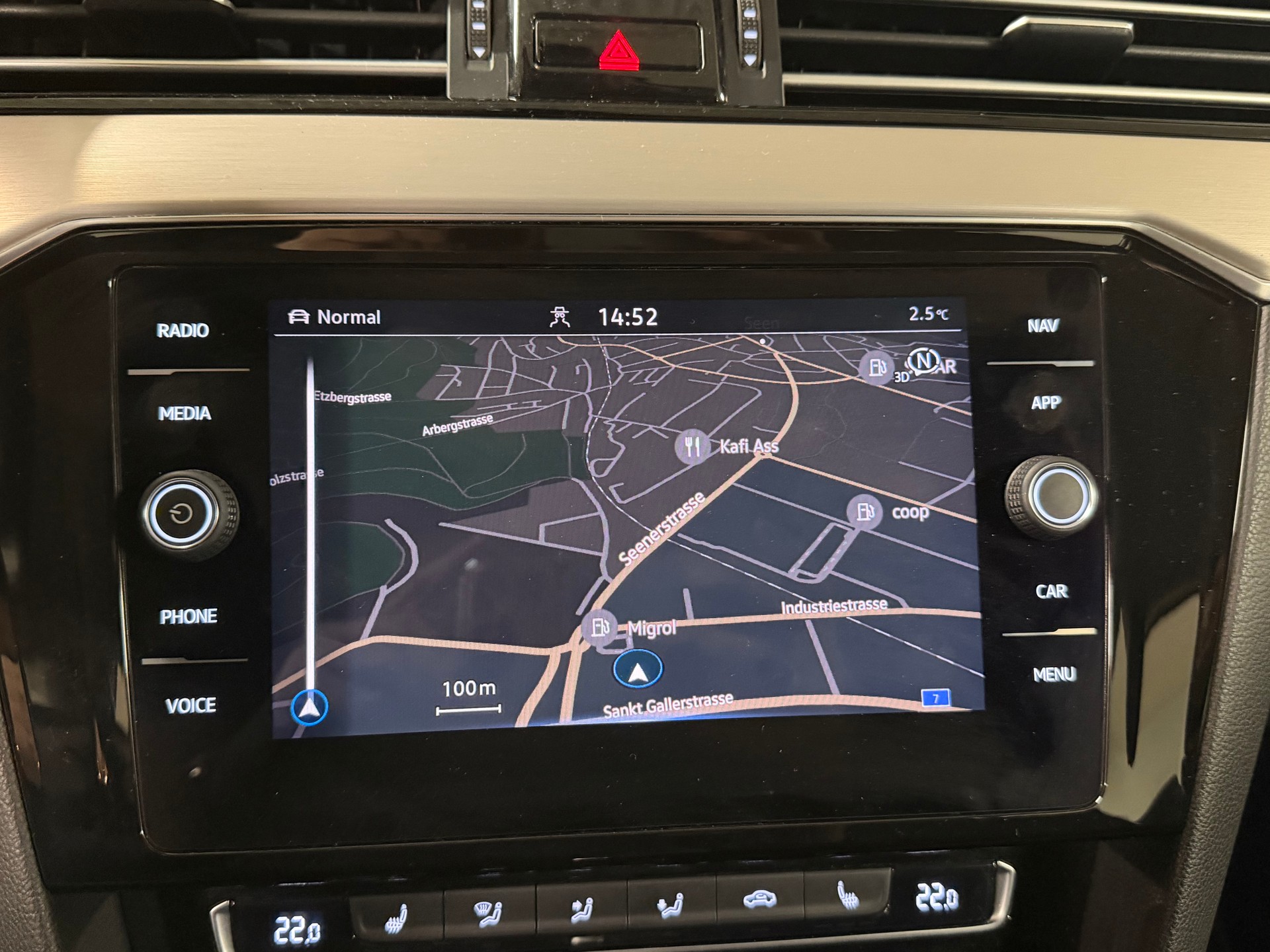 VW Passat 2.0 TDI BMT Elegance 4Motion DSG-image-18