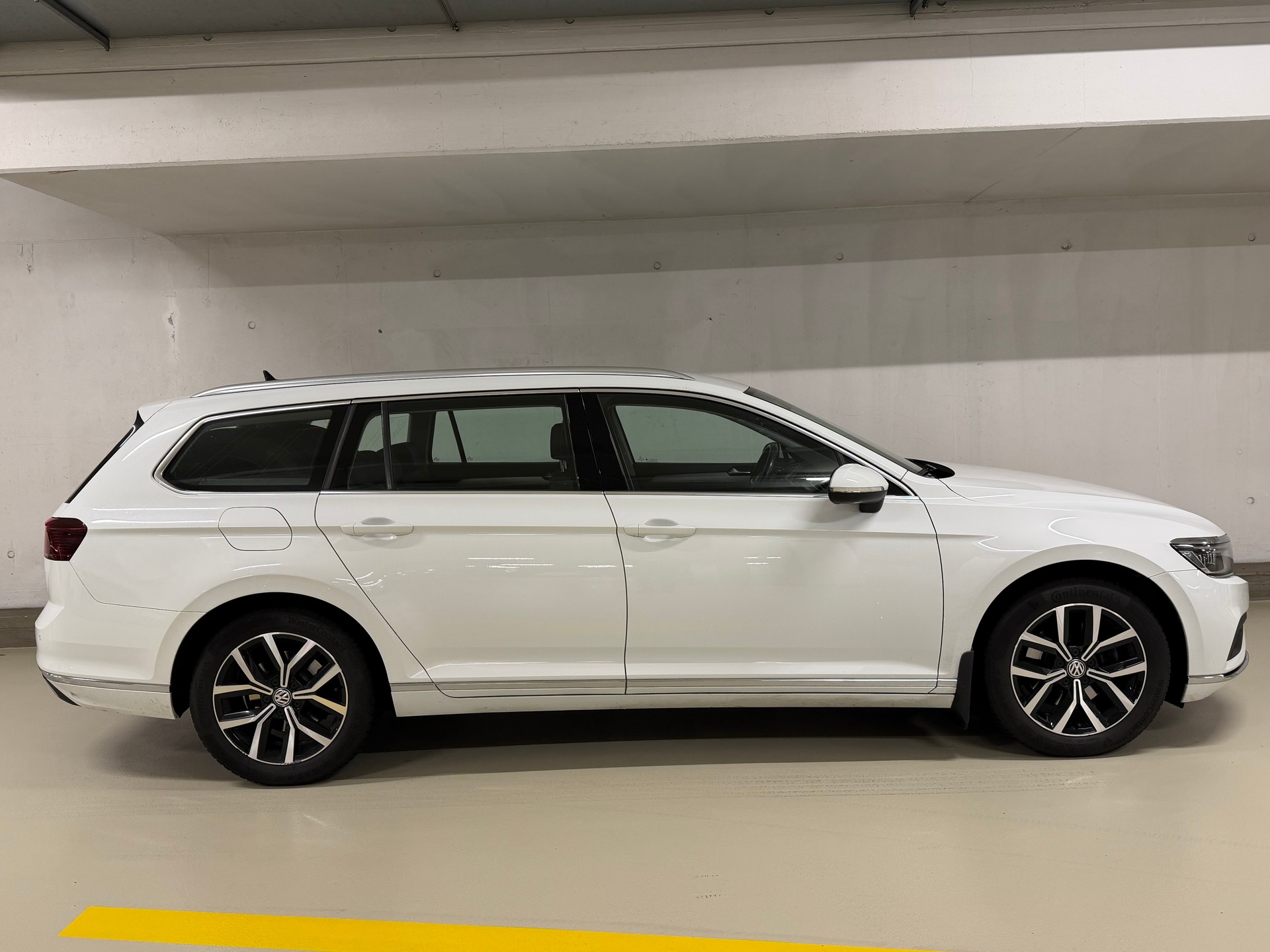 VW Passat 2.0 TDI BMT Elegance 4Motion DSG-image-3