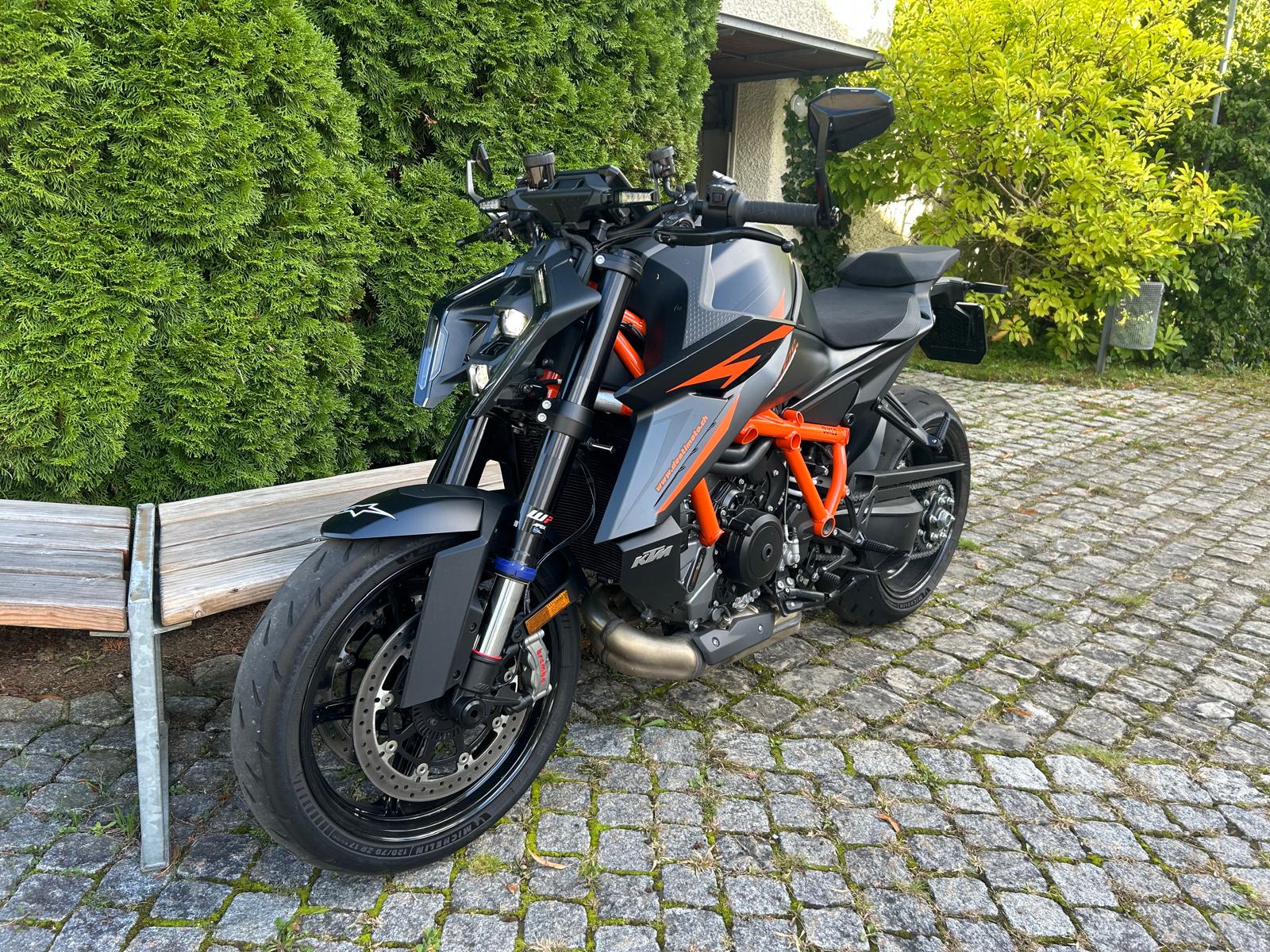KTM 1390 Super Duke R EVO-image-3