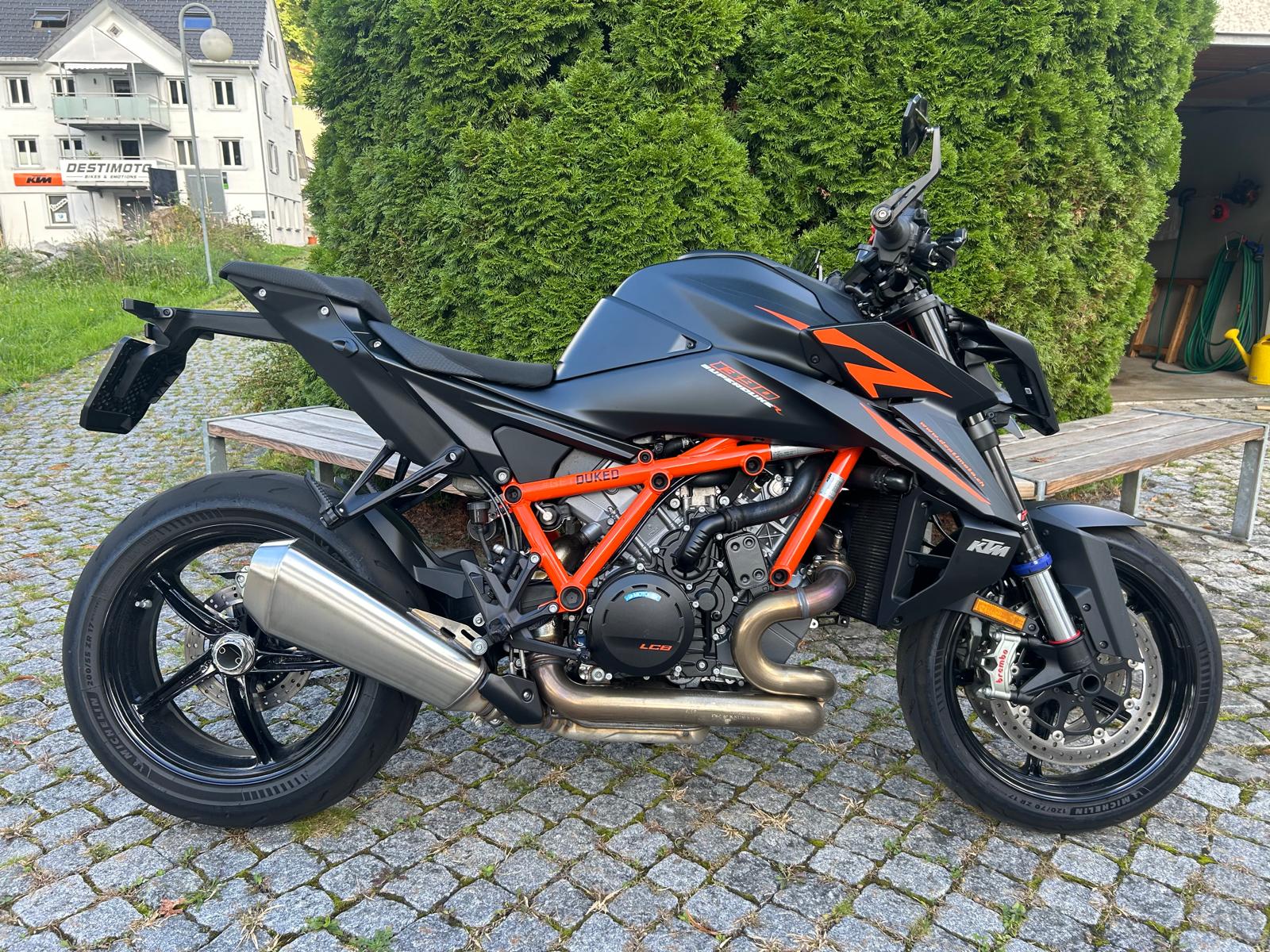 KTM 1390 Super Duke R EVO